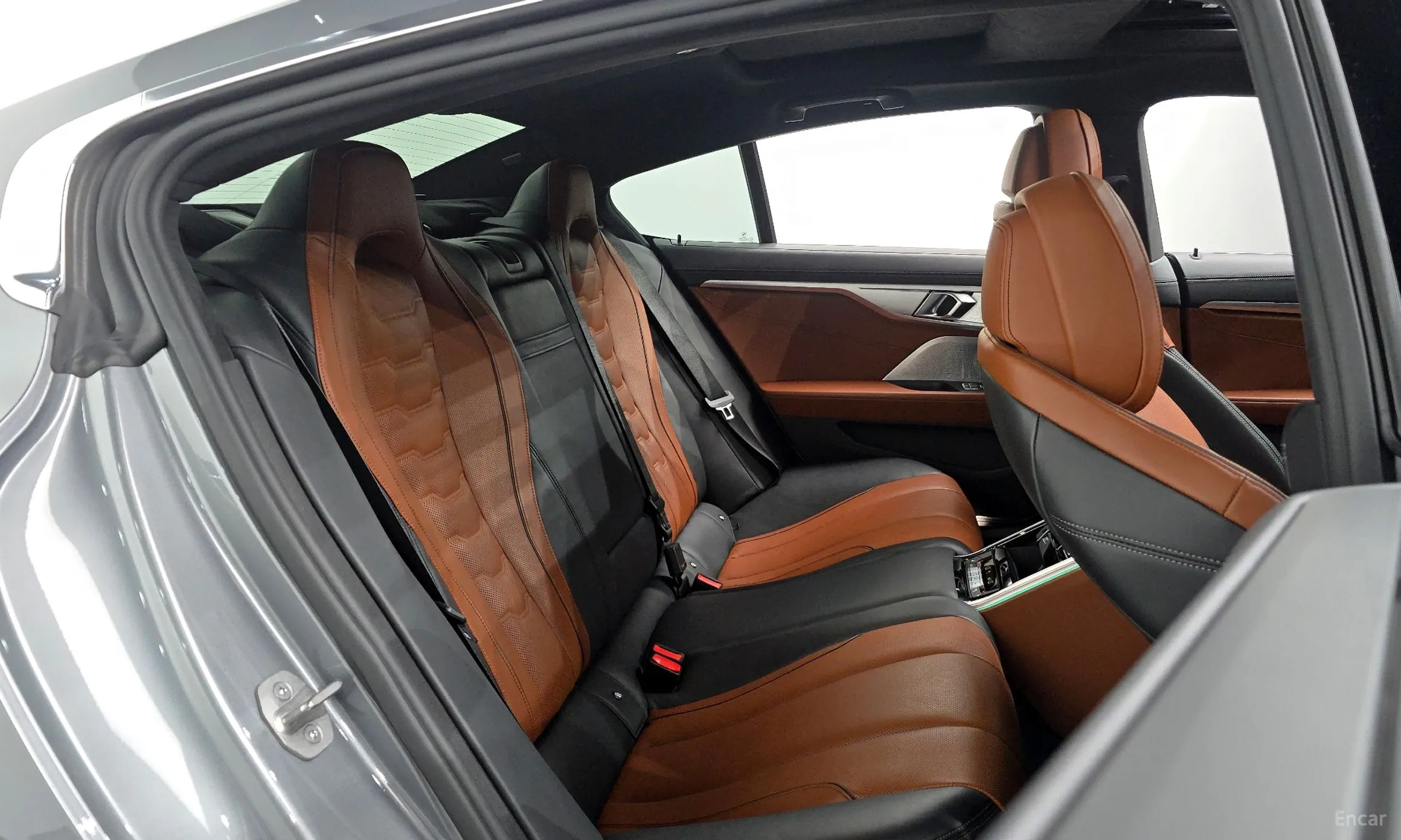 BMW 8-series (G15) превью 11