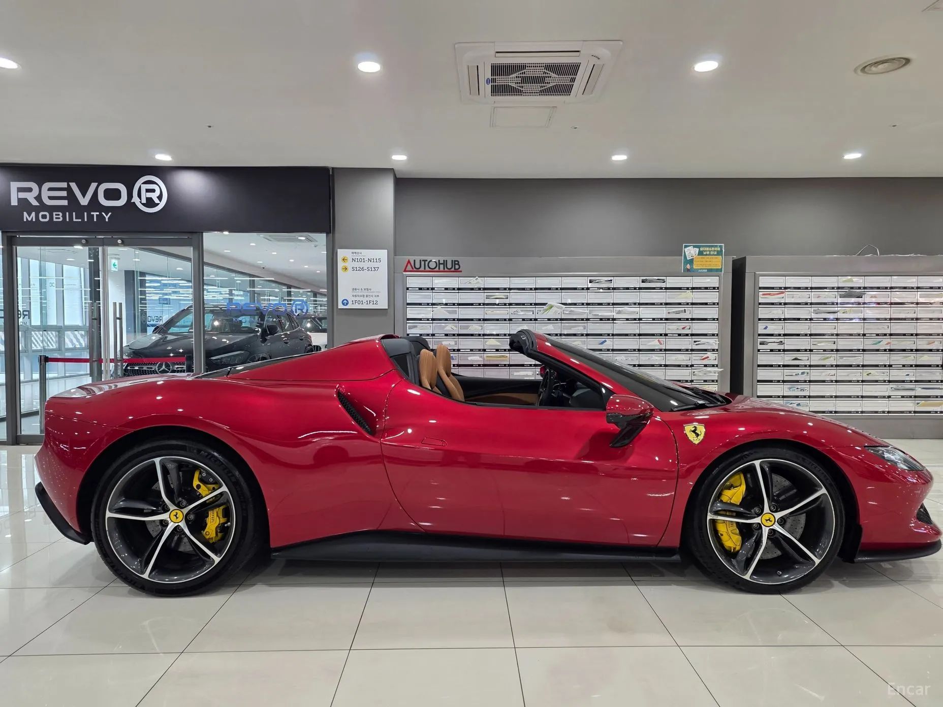 Ferrari 296 GTS превью 20