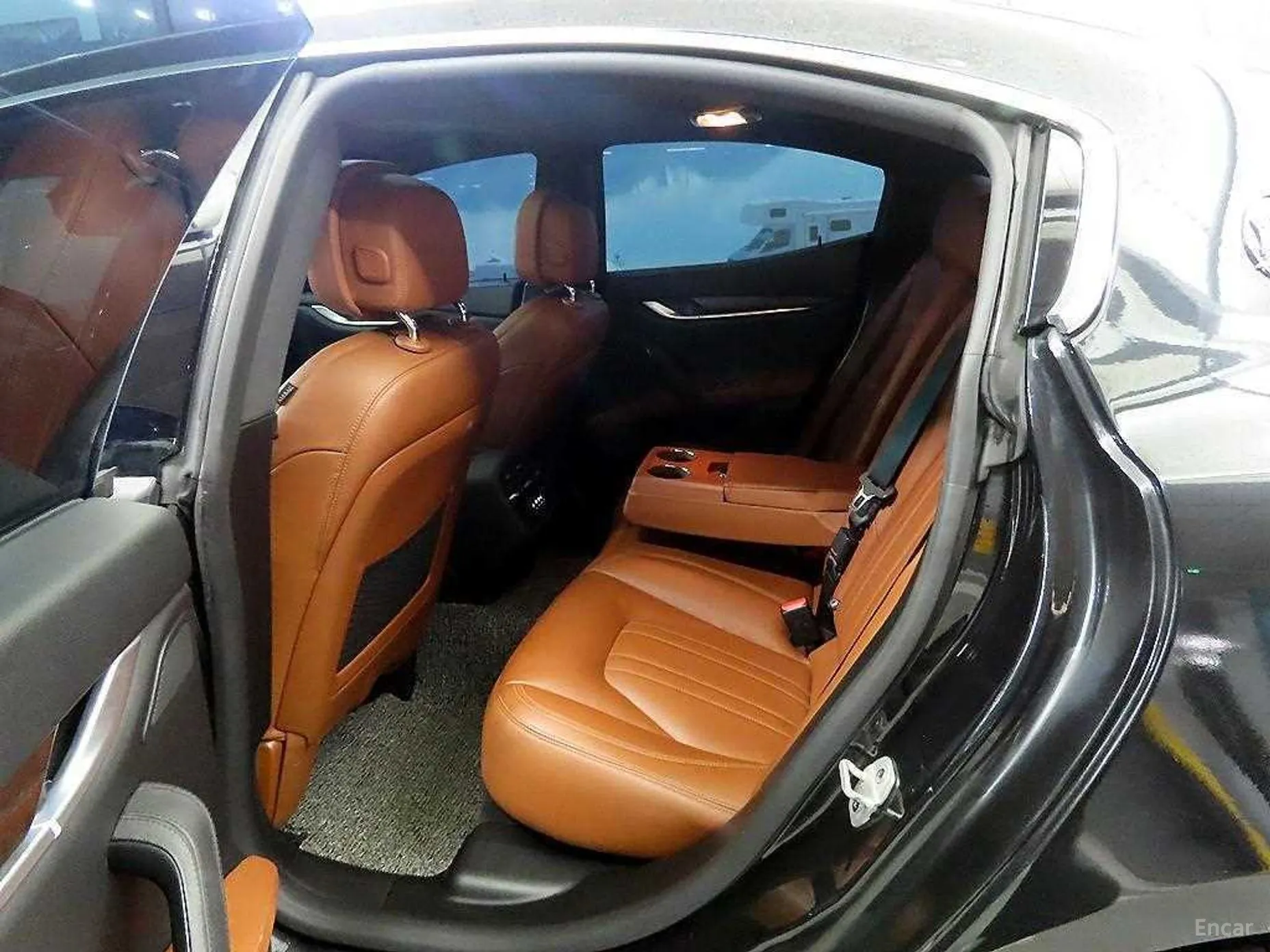 Maserati Ghibli превью 7