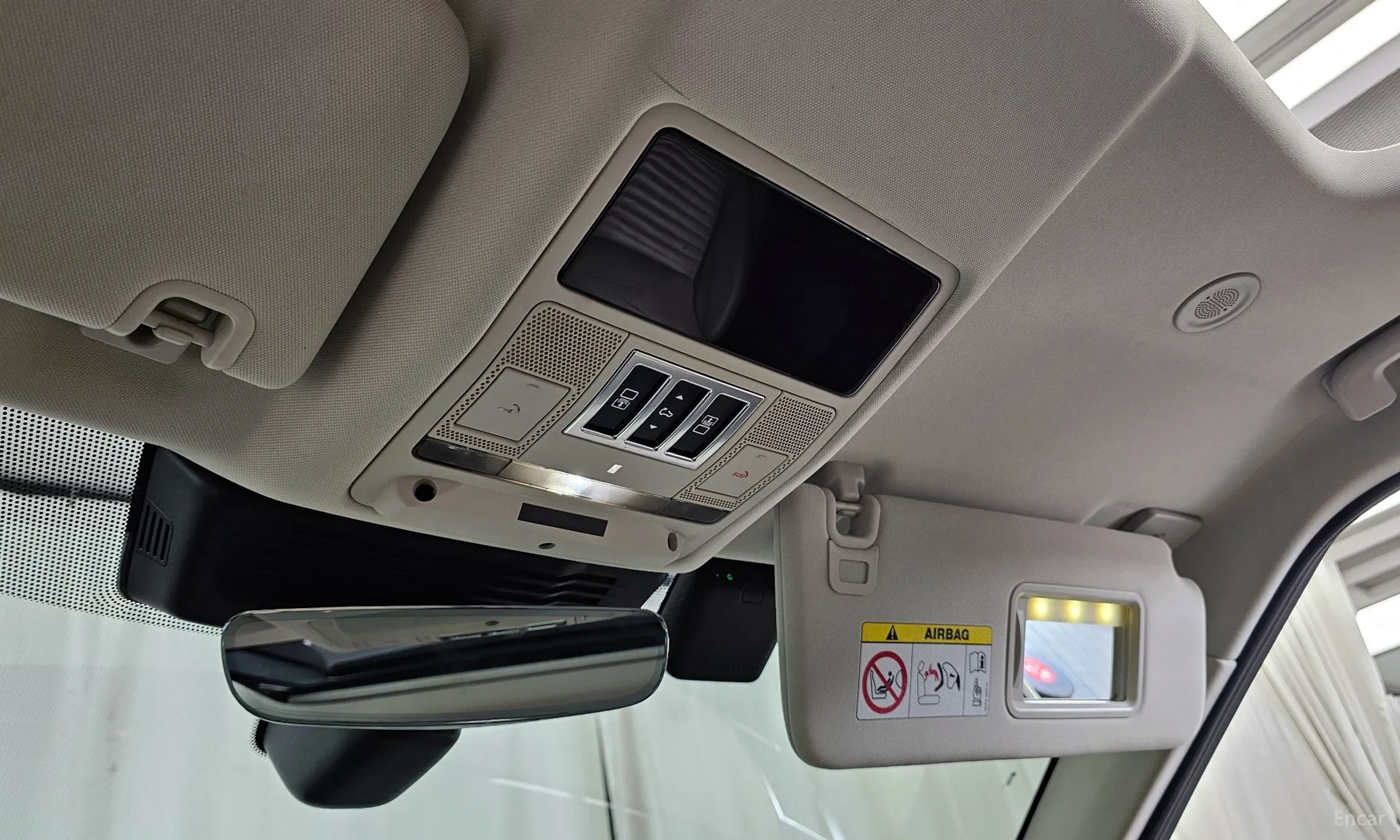 Land Rover Discovery 5 превью 16