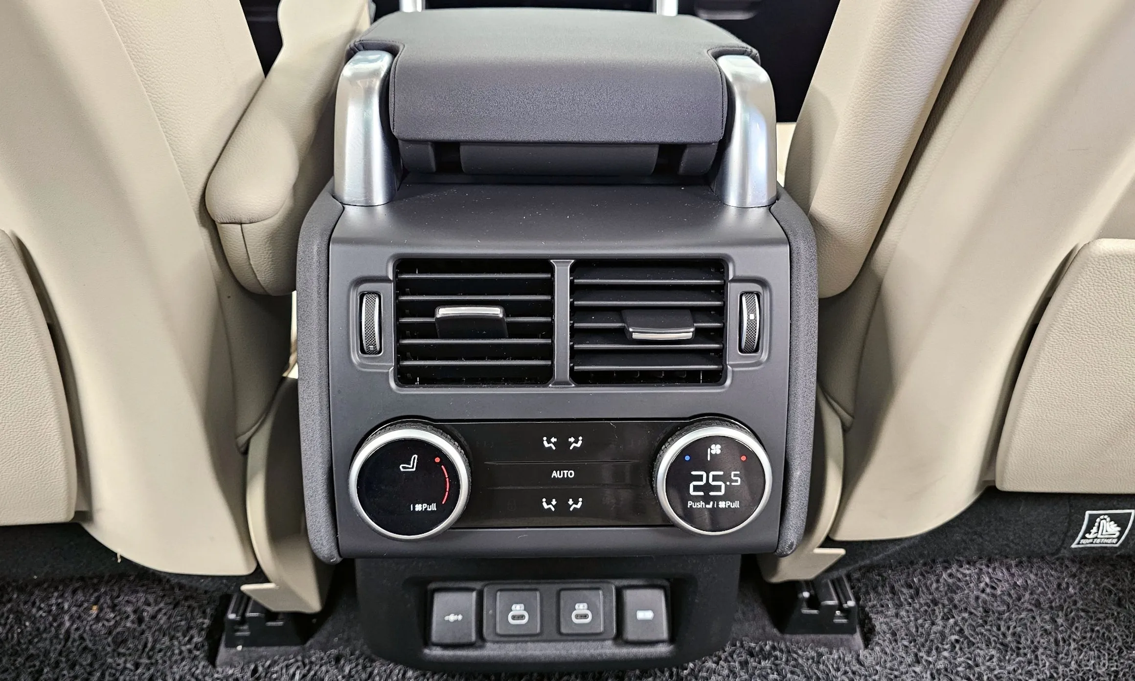 Land Rover Discovery 5 превью 18