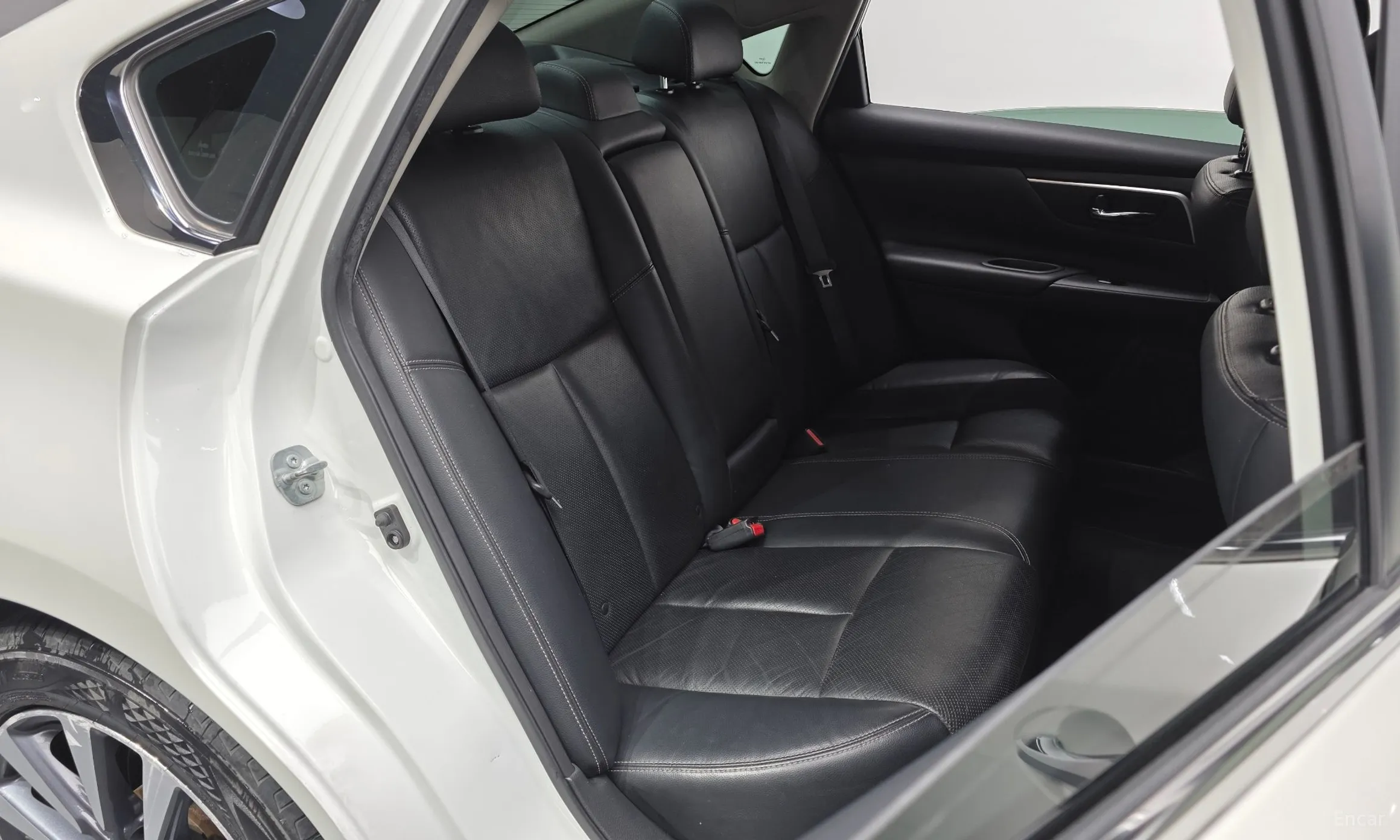 Nissan Altima превью 11