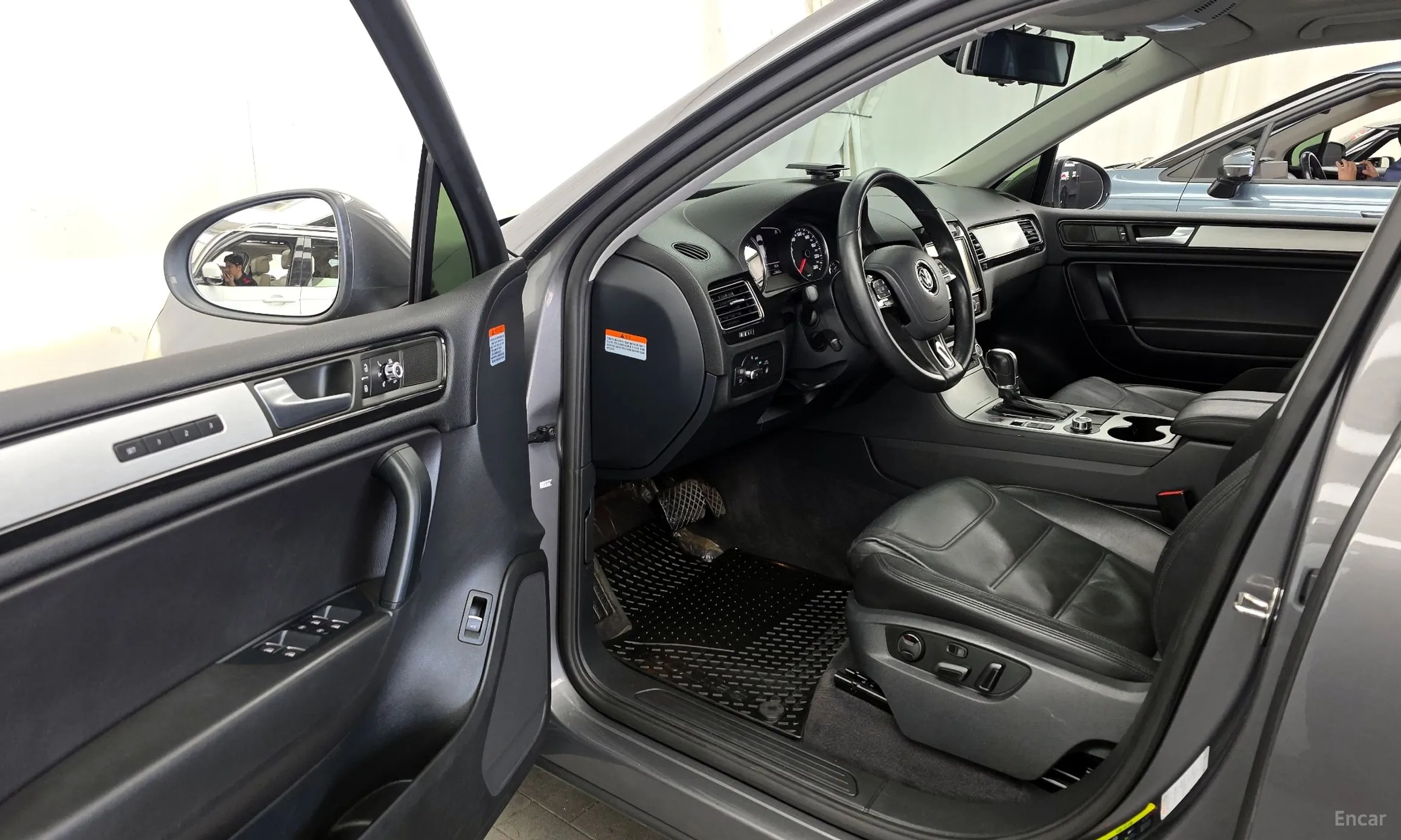 Volkswagen New Touareg превью 10