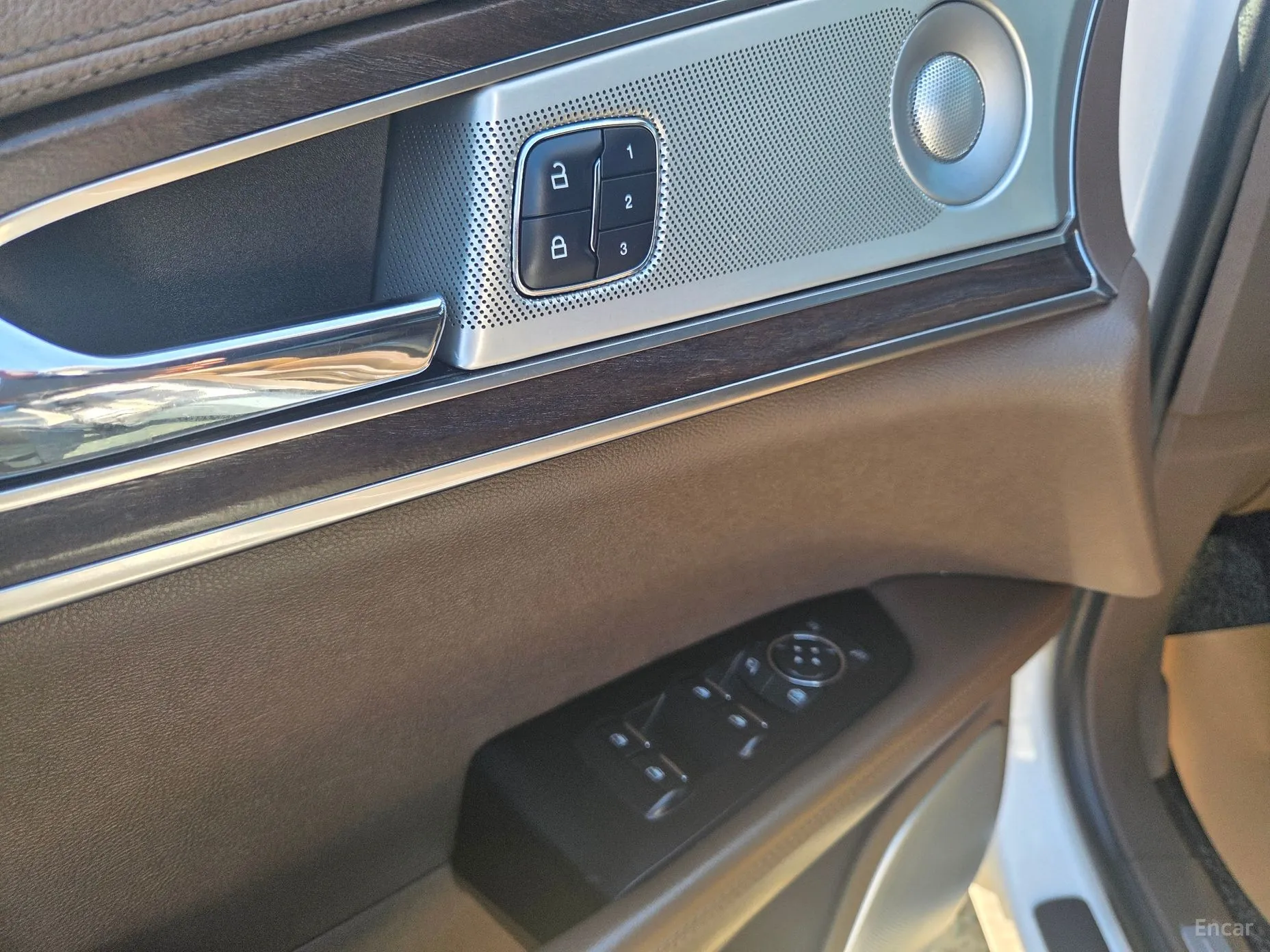 Lincoln MKX 2nd Generation превью 13