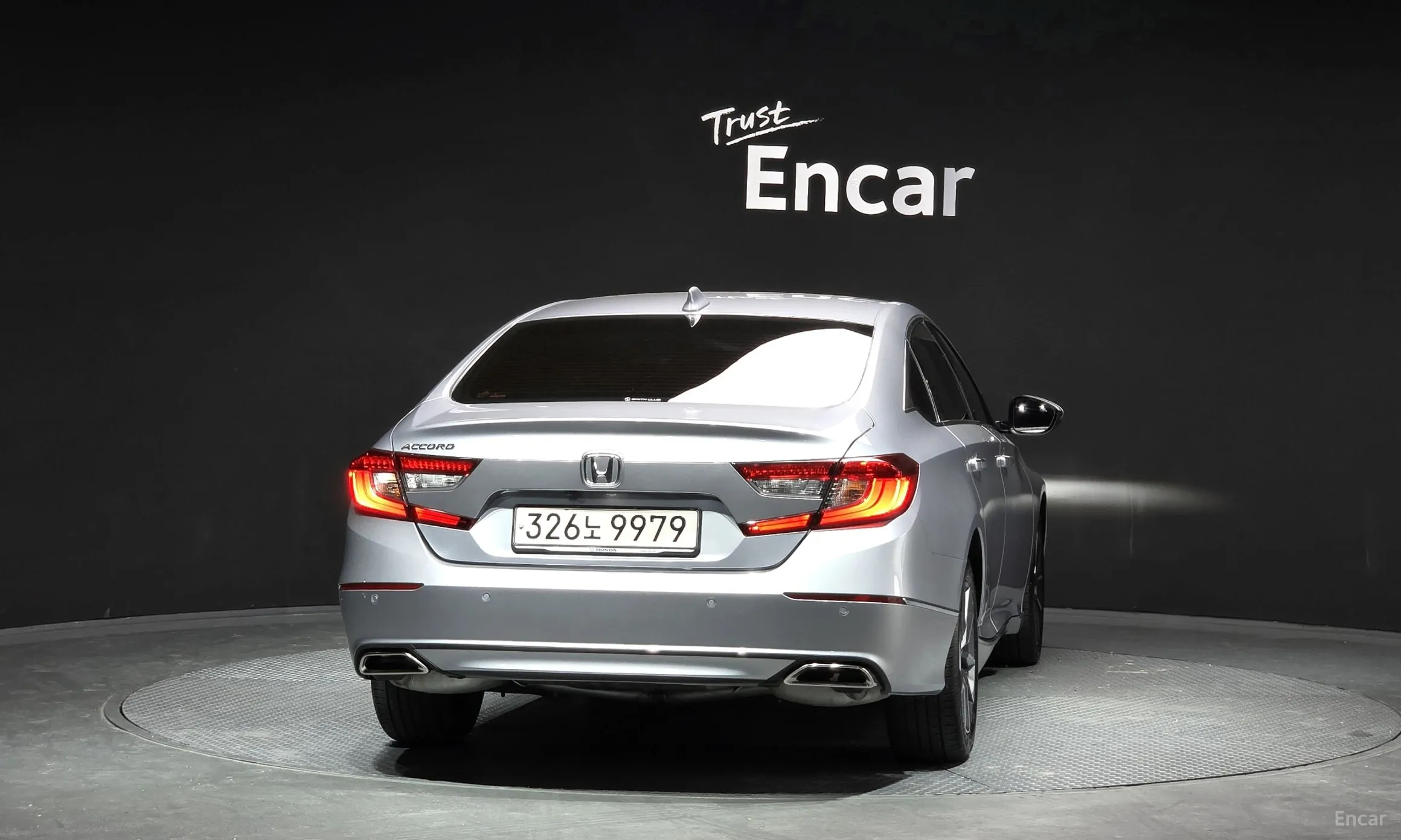 Honda Accord 10th Generation превью 4
