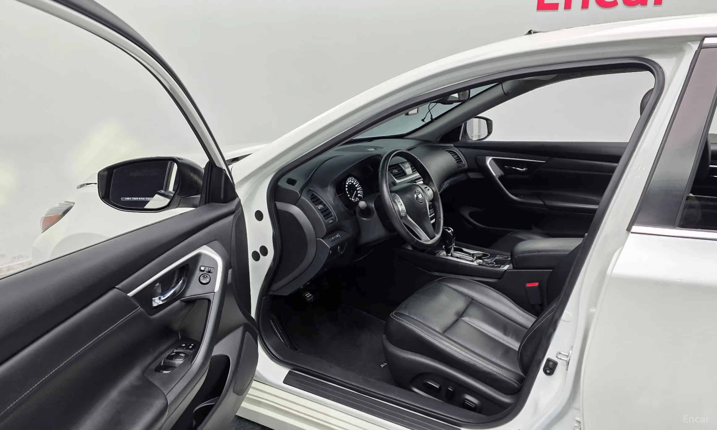 Nissan Altima превью 10