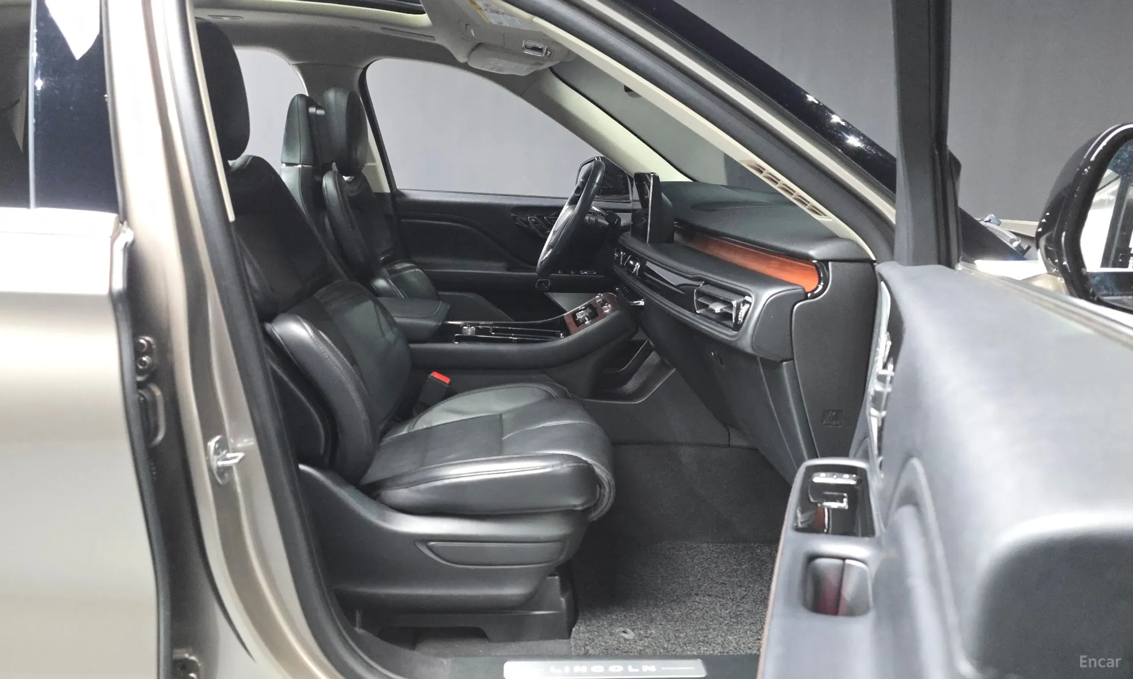 Lincoln Aviator 2nd Generation превью 11