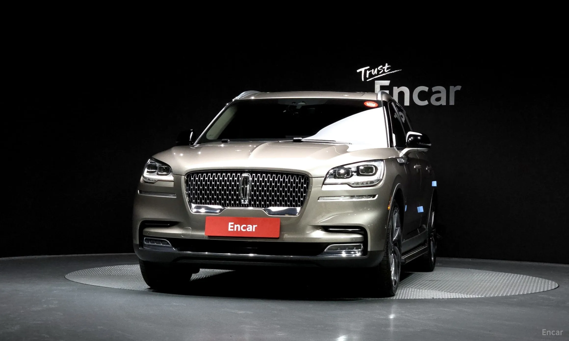 Lincoln Aviator 2nd Generation превью 3