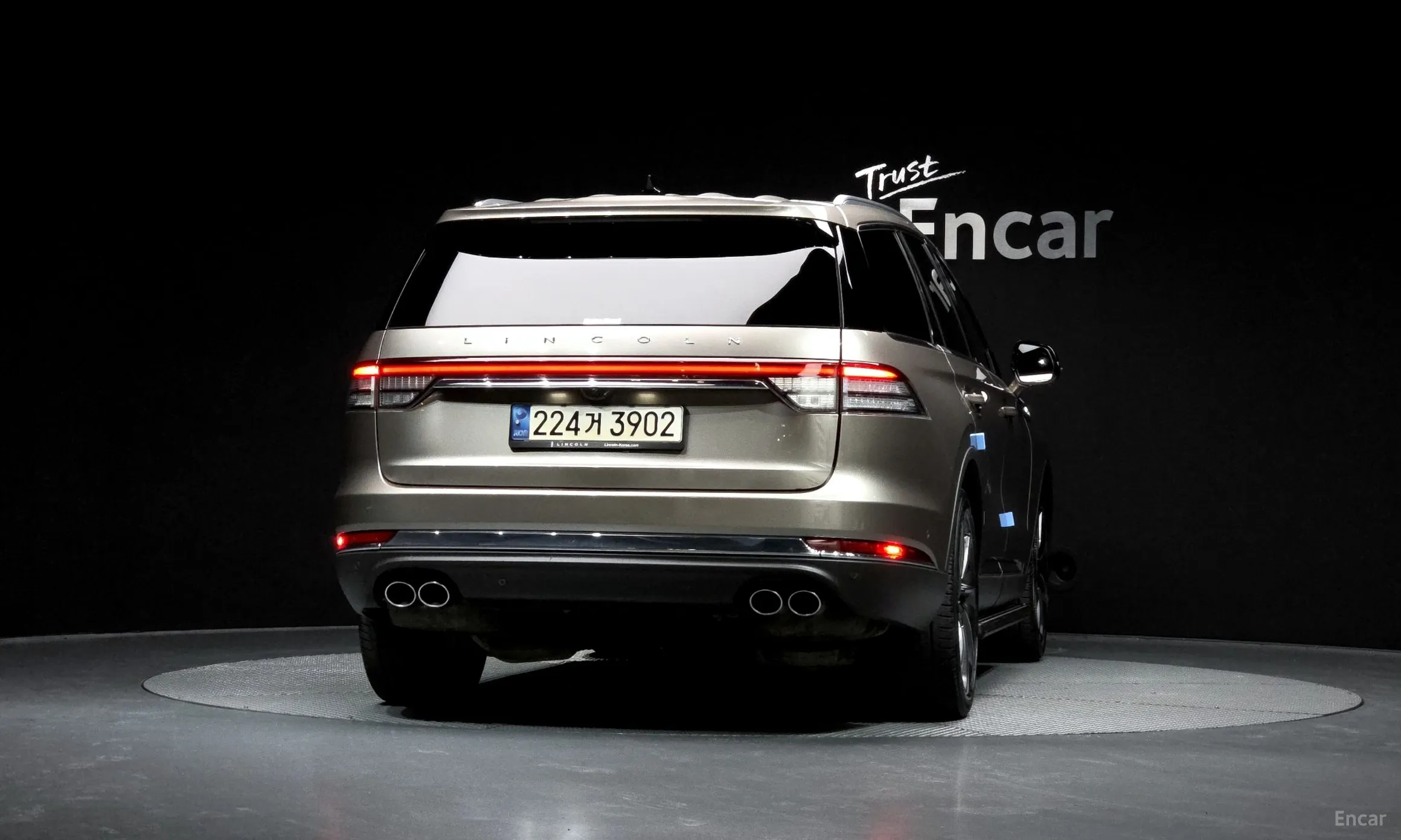 Lincoln Aviator 2nd Generation превью 4