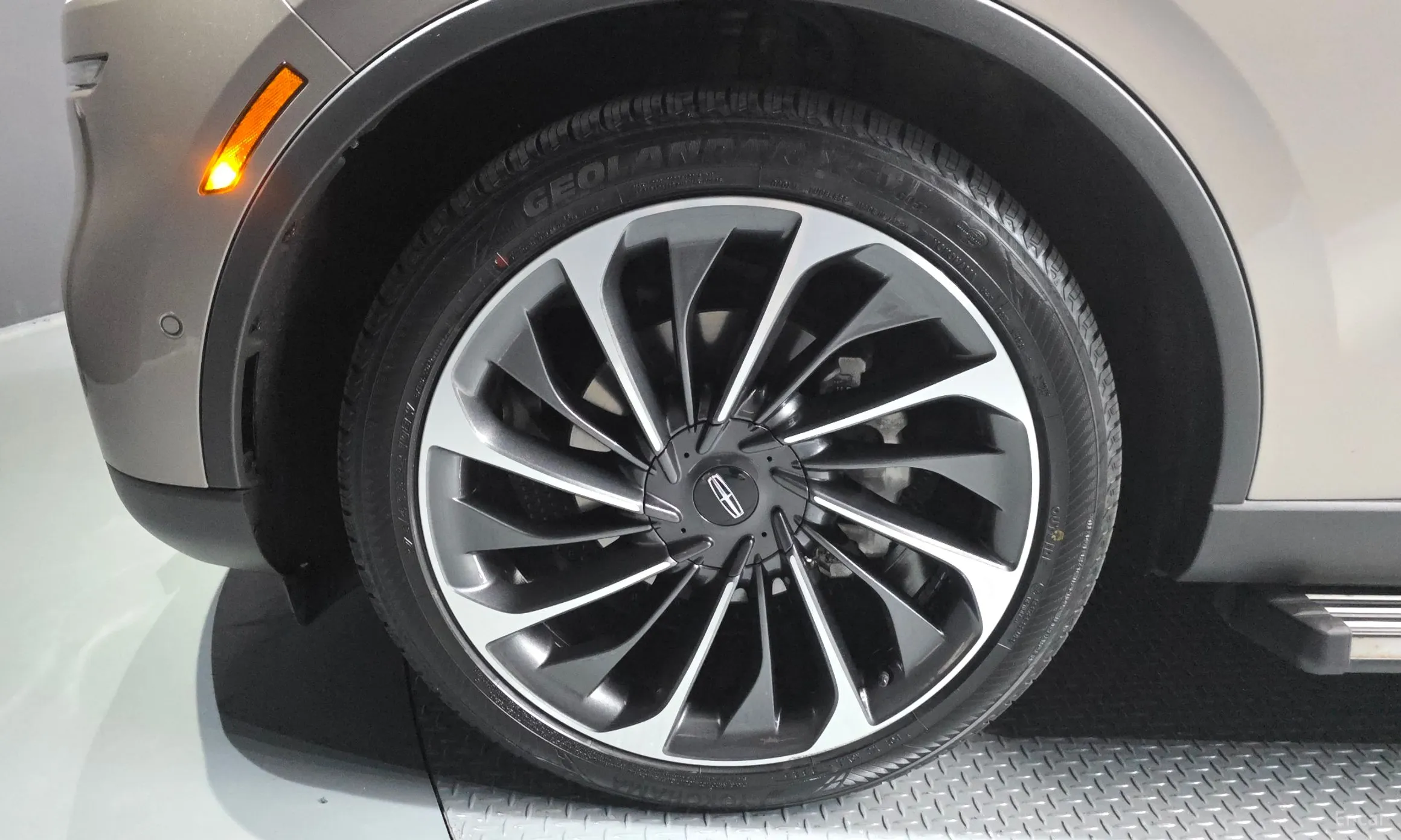 Lincoln Aviator 2nd Generation превью 5