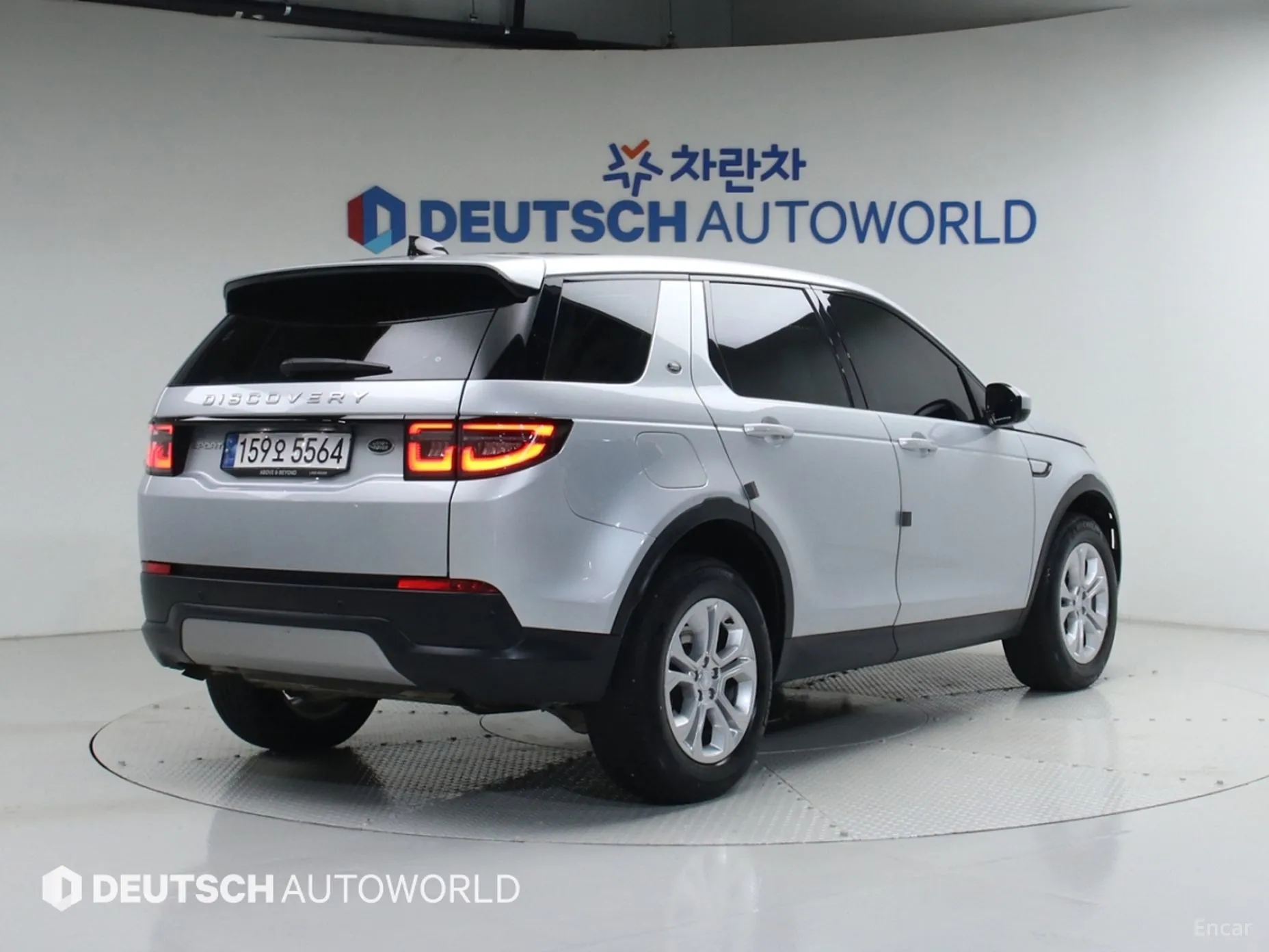 Land Rover Discovery Sports превью 2