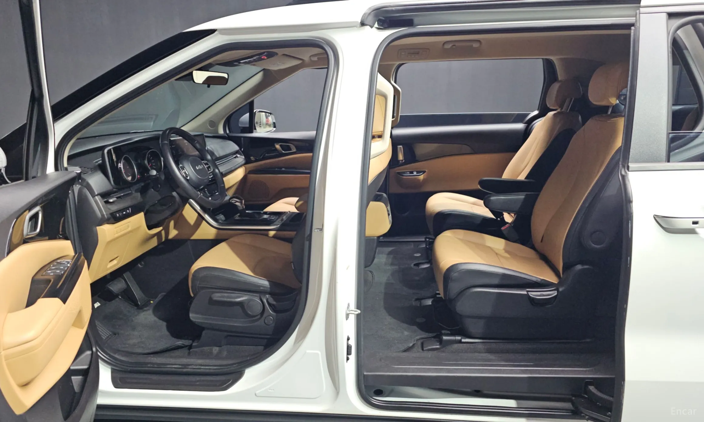 Kia Carnival Gen 4 превью 10