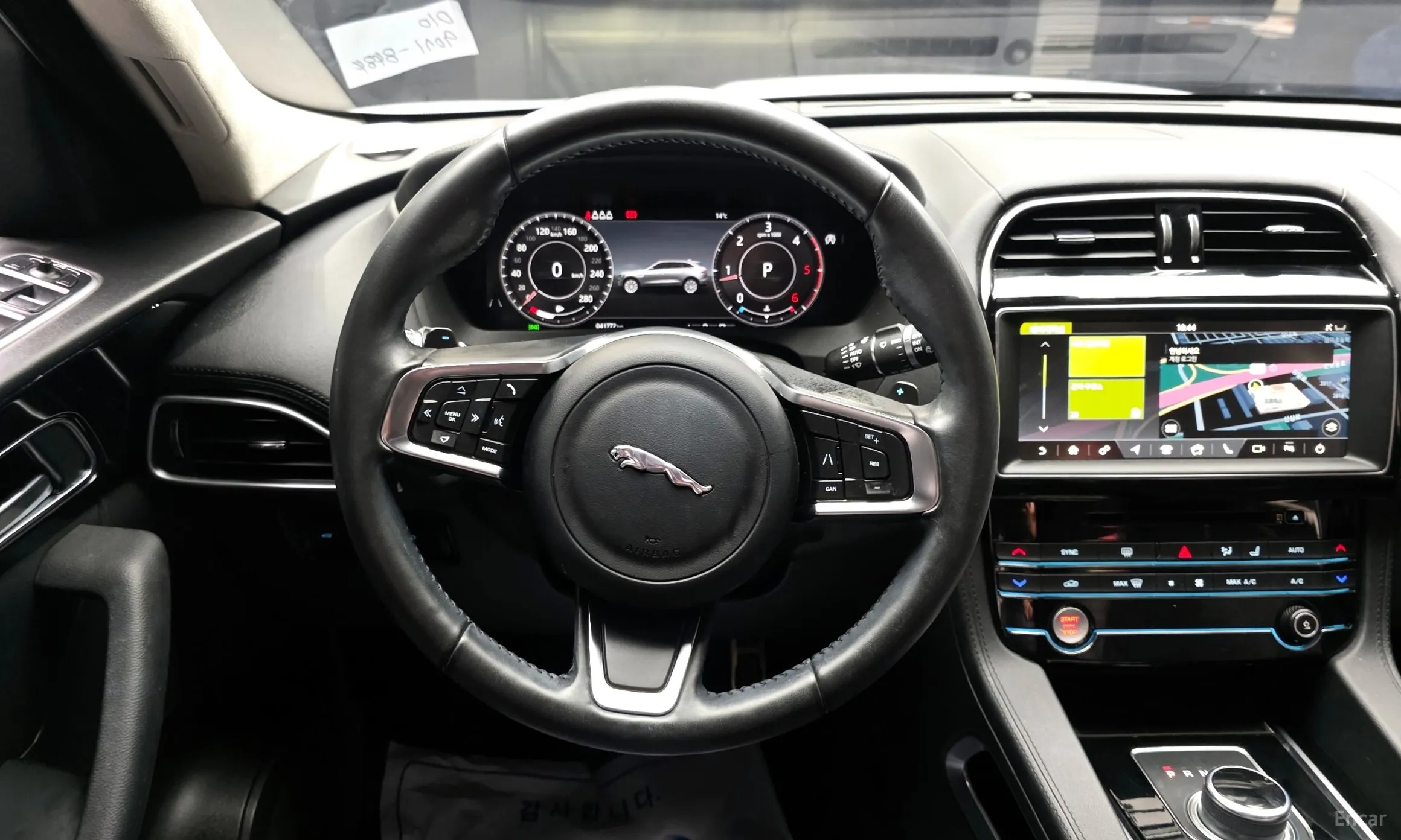Jaguar F-PACE превью 13