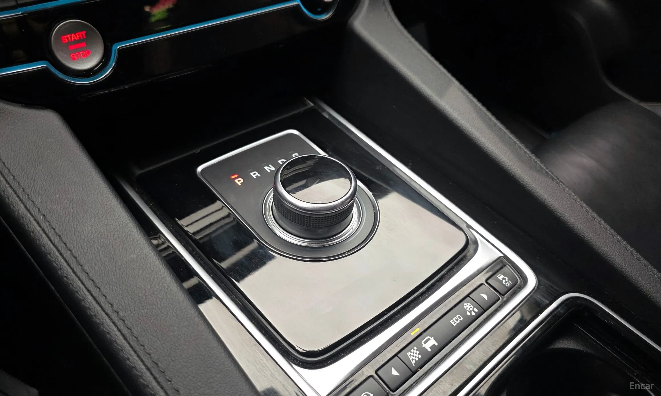 Jaguar F-PACE превью 9