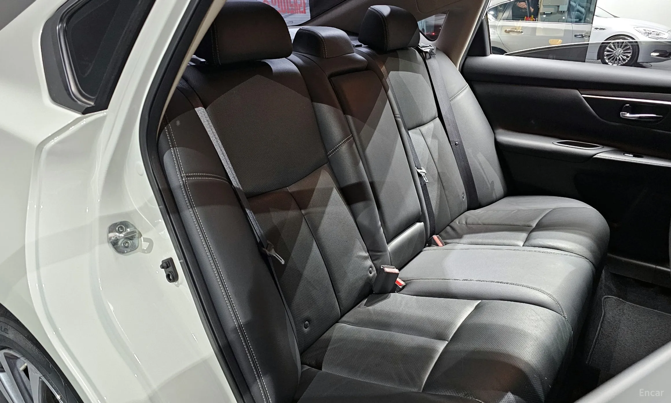 Nissan Altima превью 12