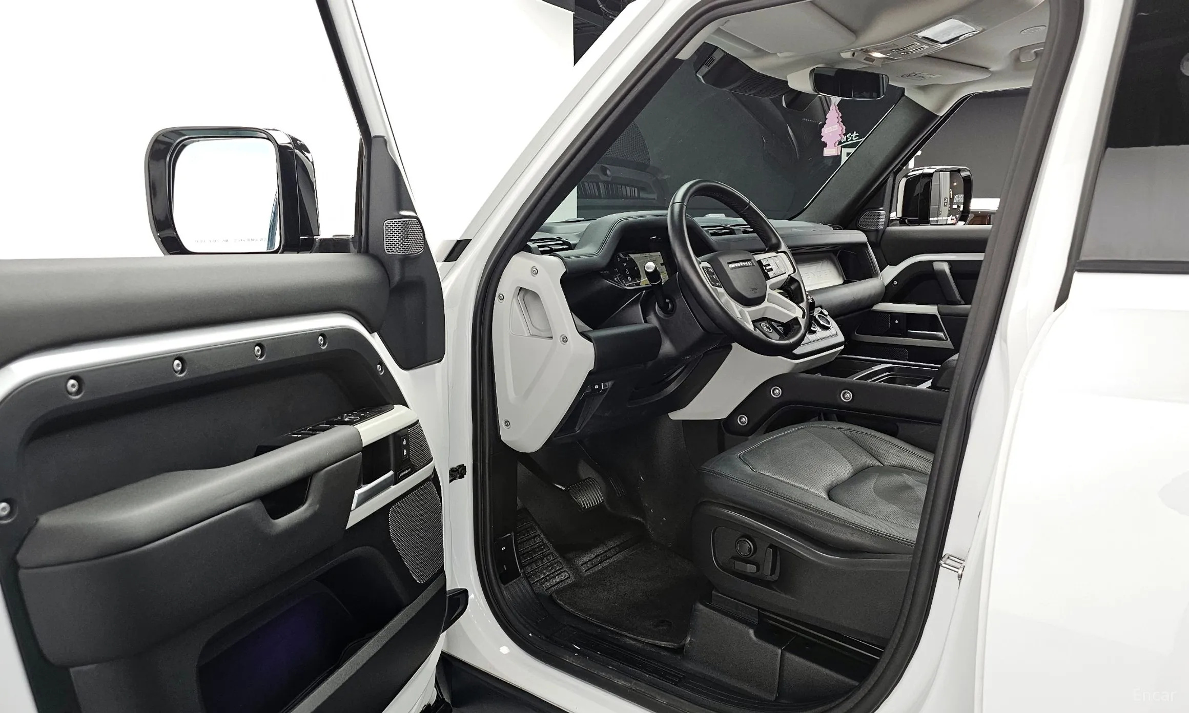 Land Rover Defender (L663) превью 10