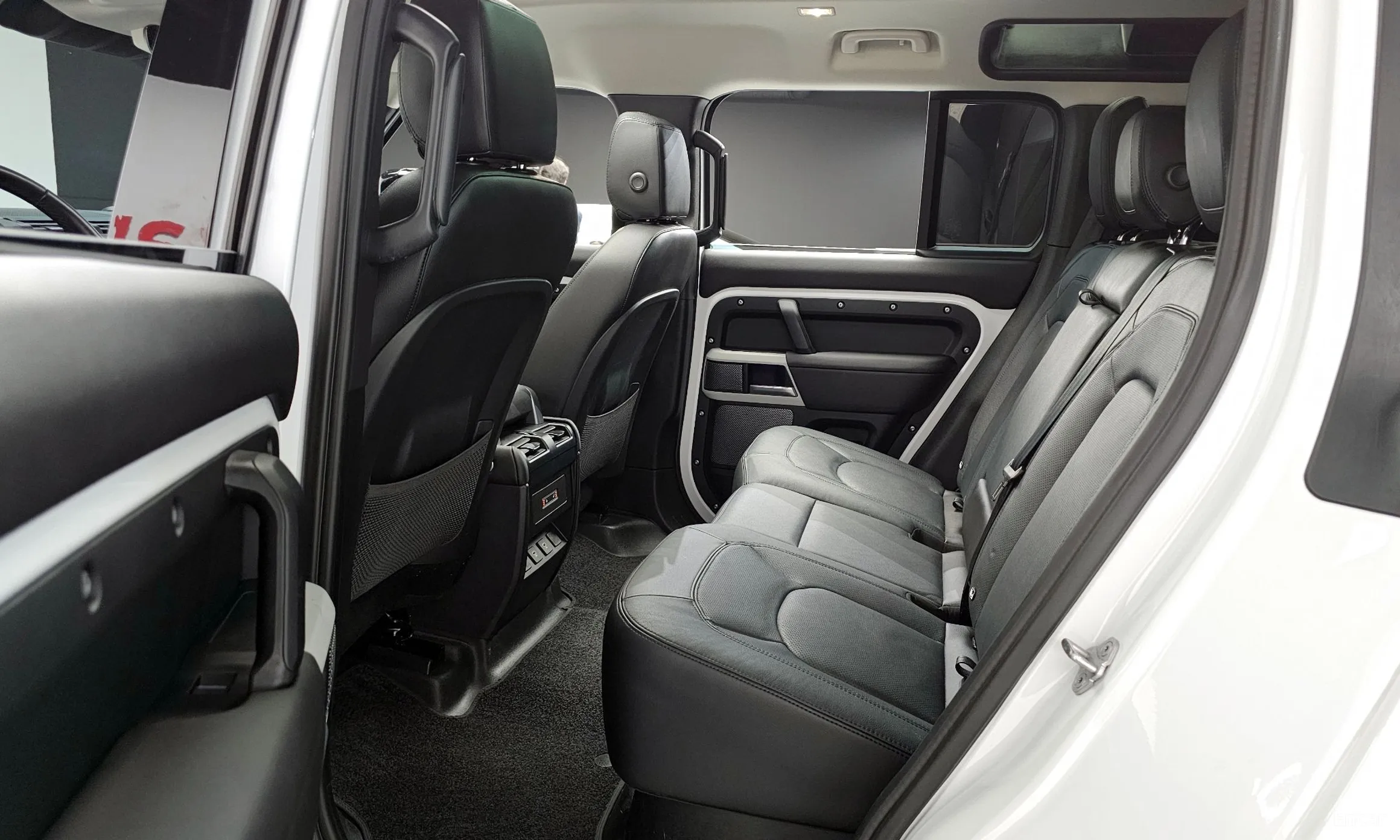 Land Rover Defender (L663) превью 11