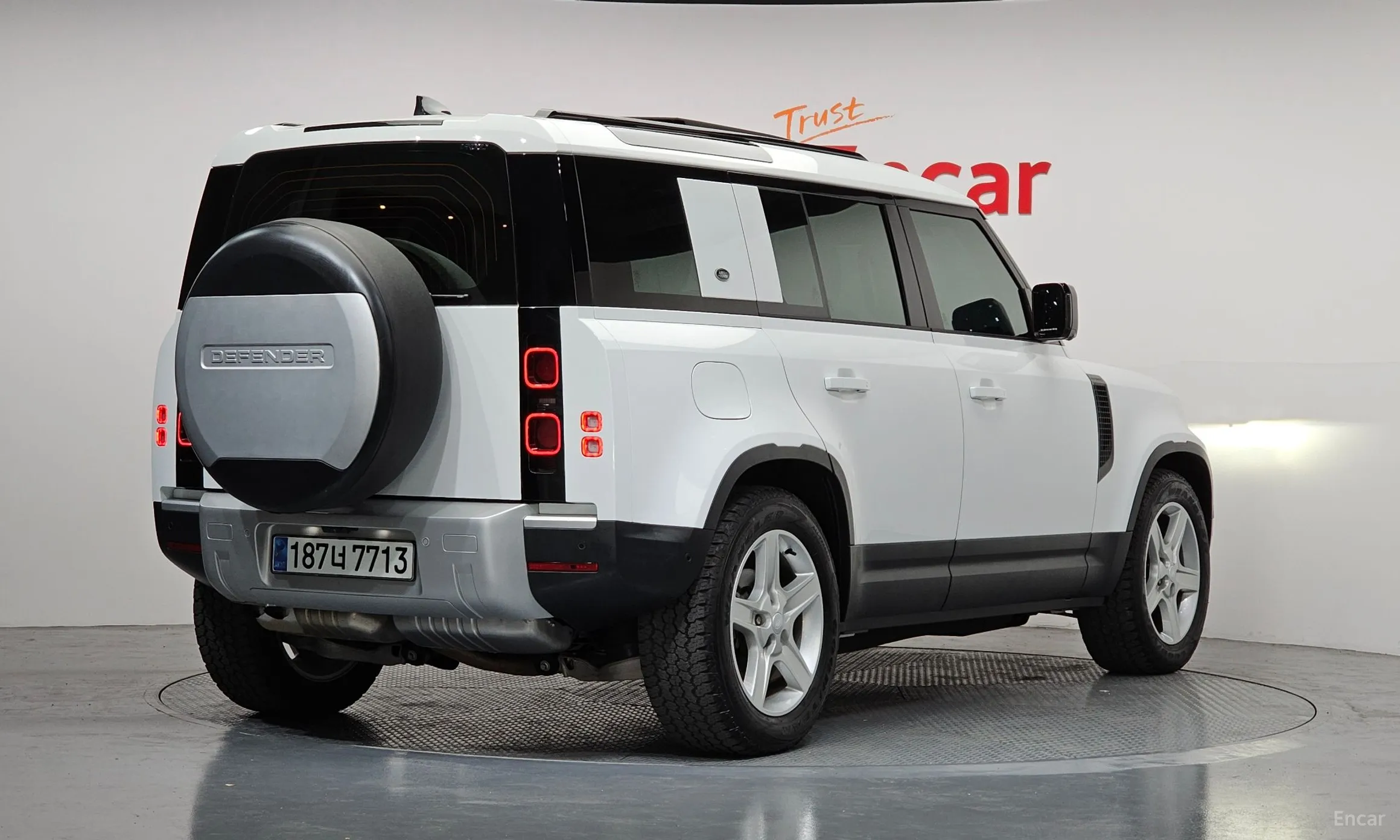 Land Rover Defender (L663)