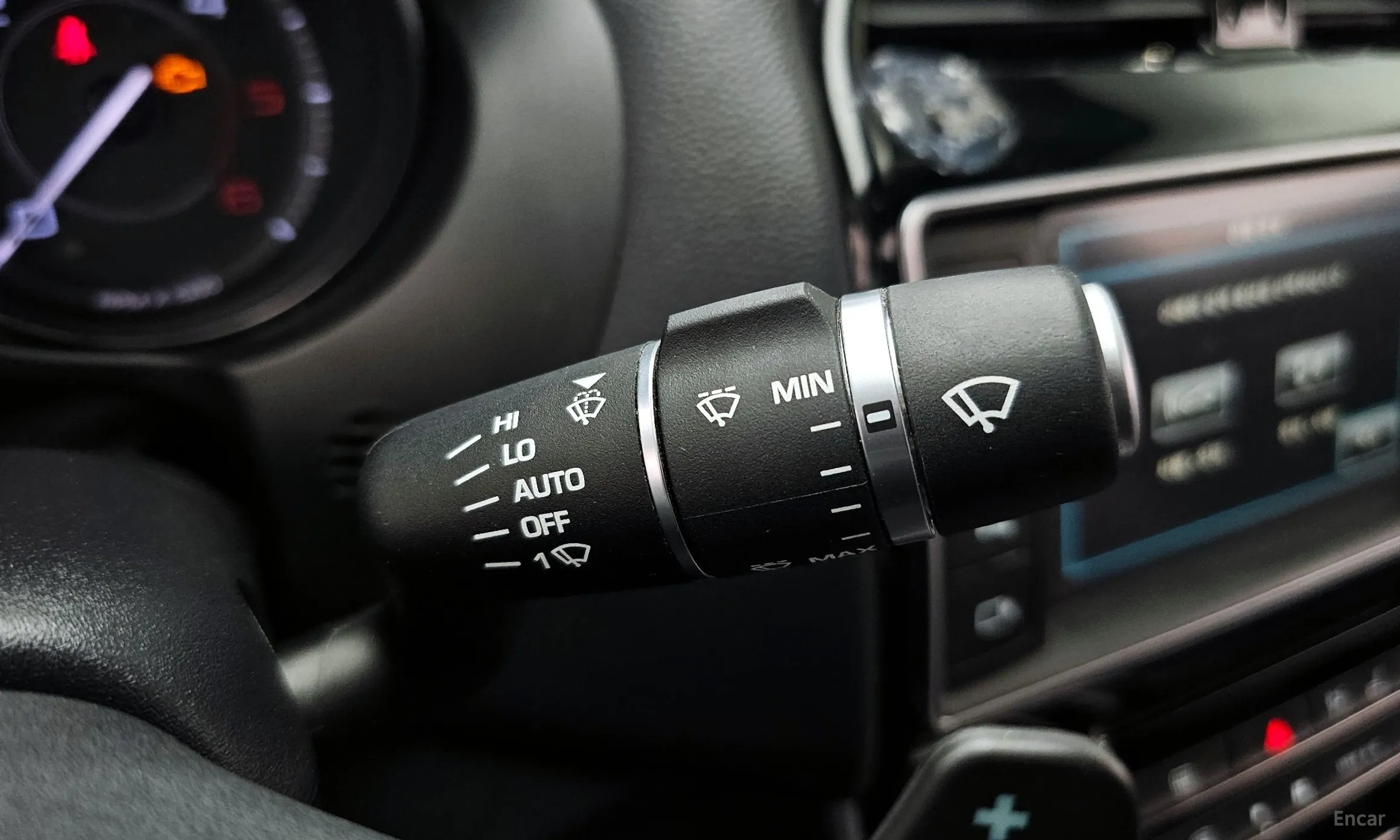 Jaguar XE превью 16