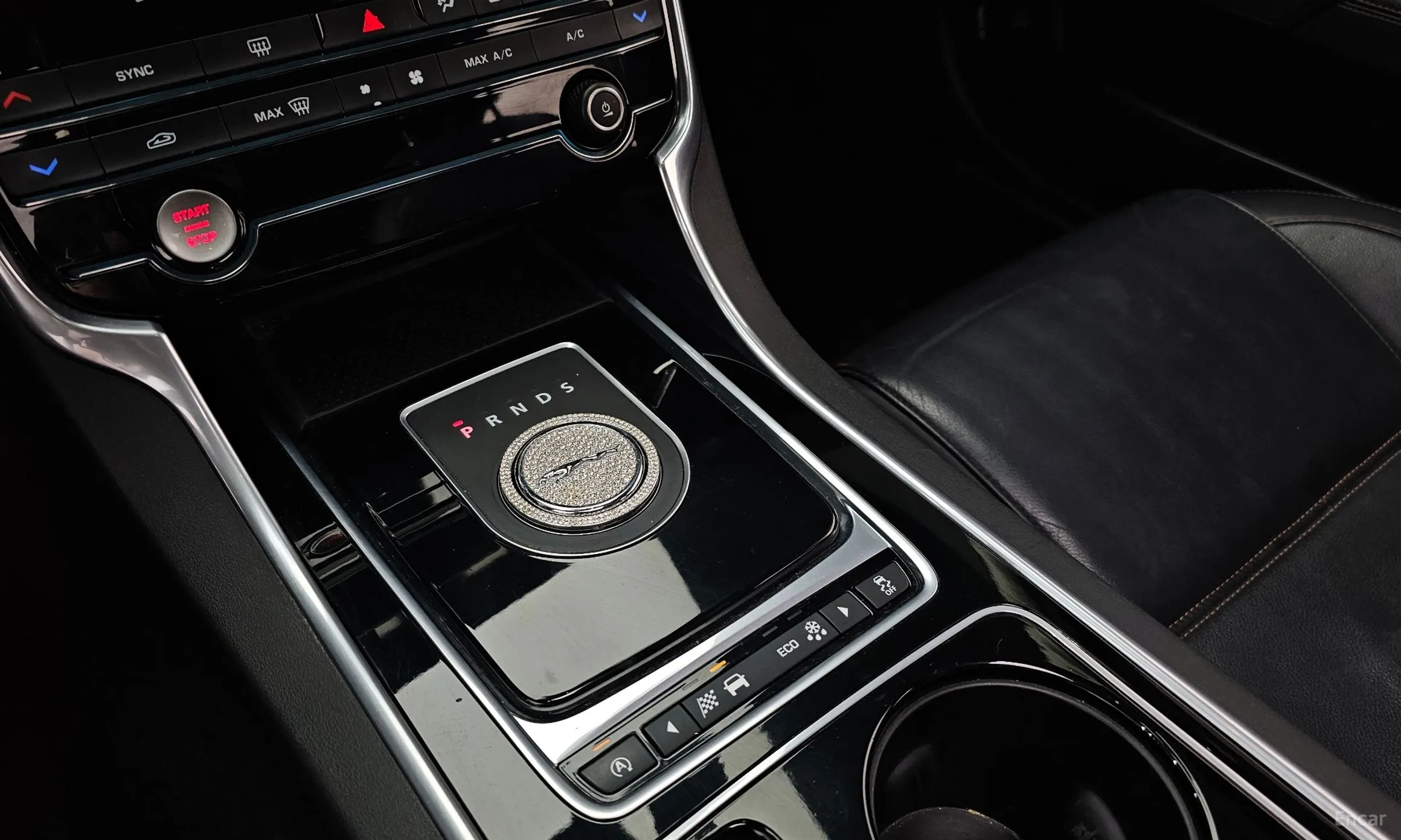 Jaguar XE превью 9