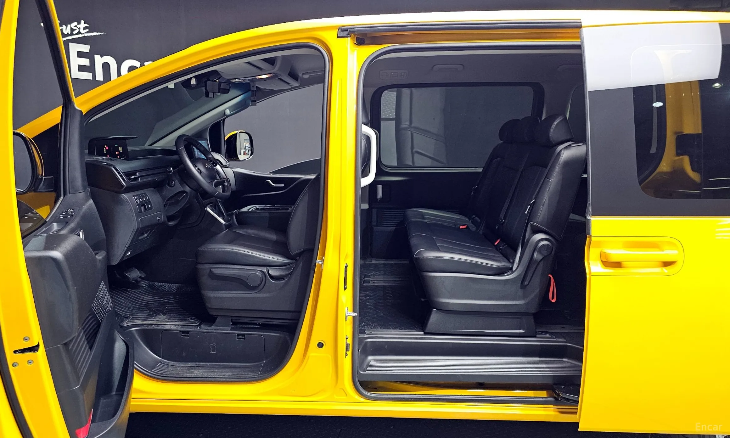 Hyundai Staria превью 11
