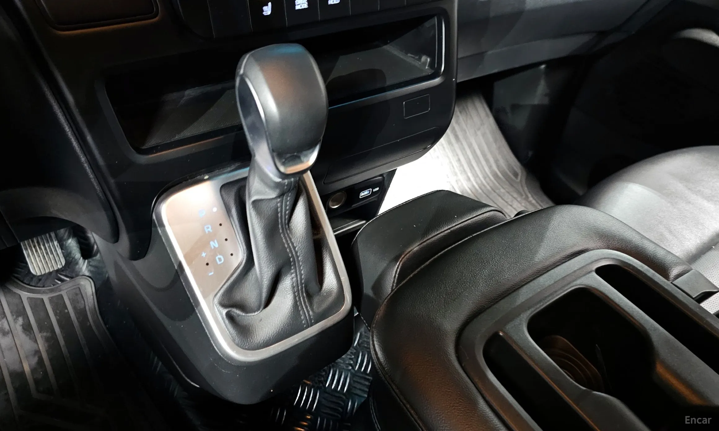 Hyundai Staria превью 9