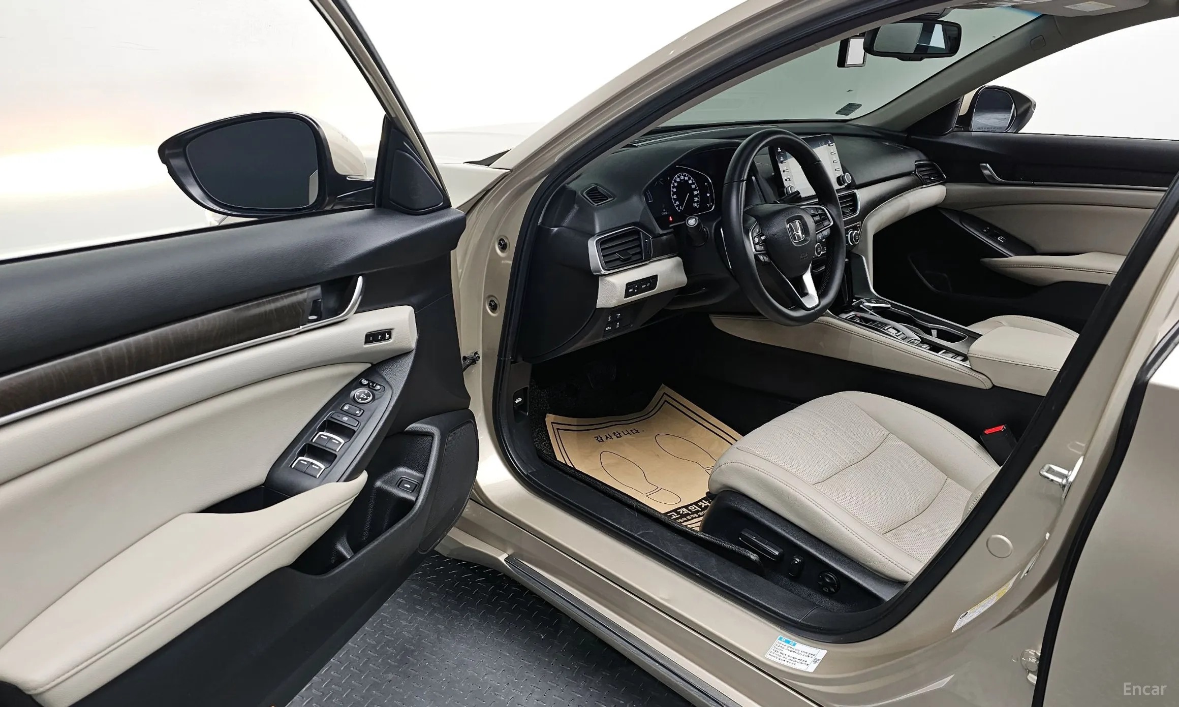 Honda Accord 10th Generation превью 10