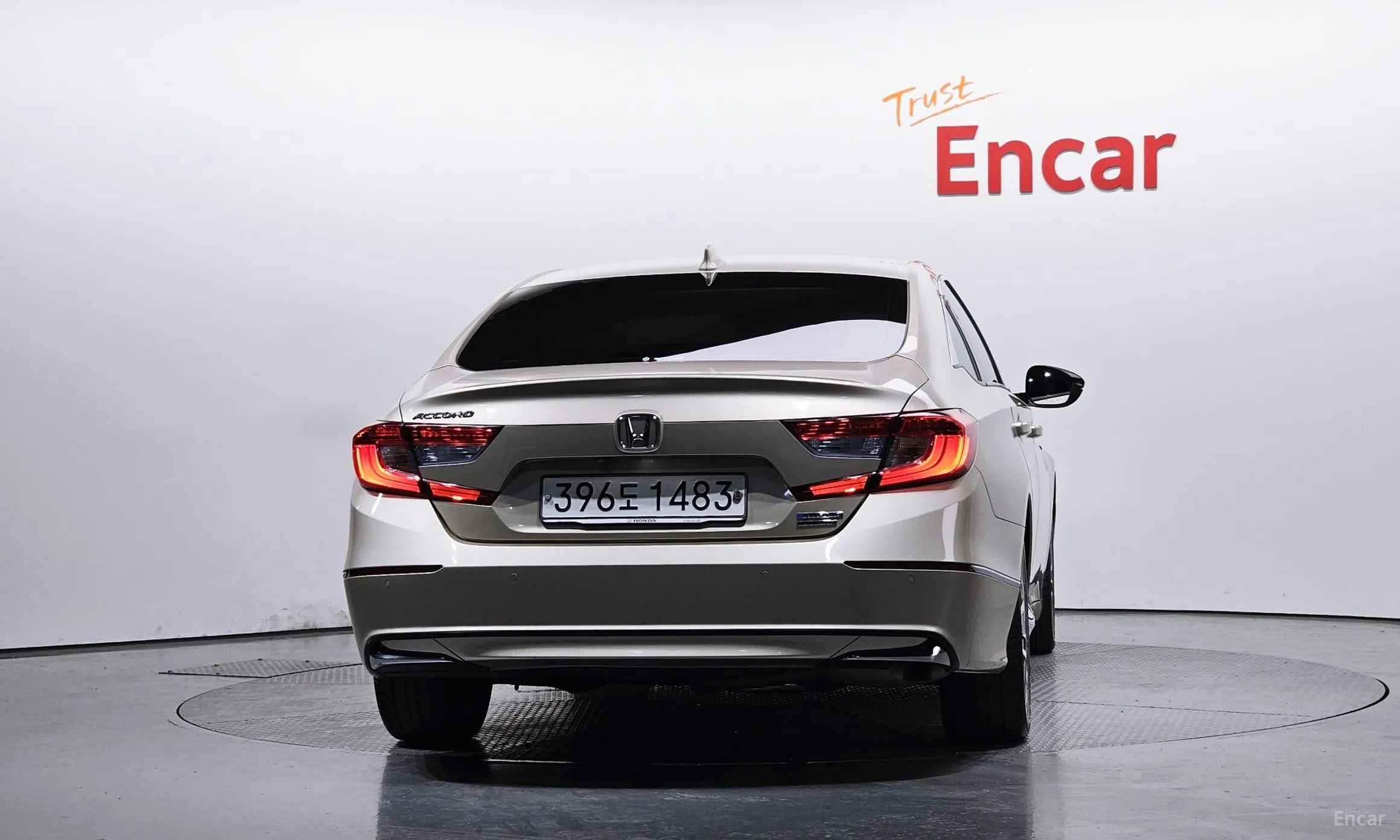 Honda Accord 10th Generation превью 4