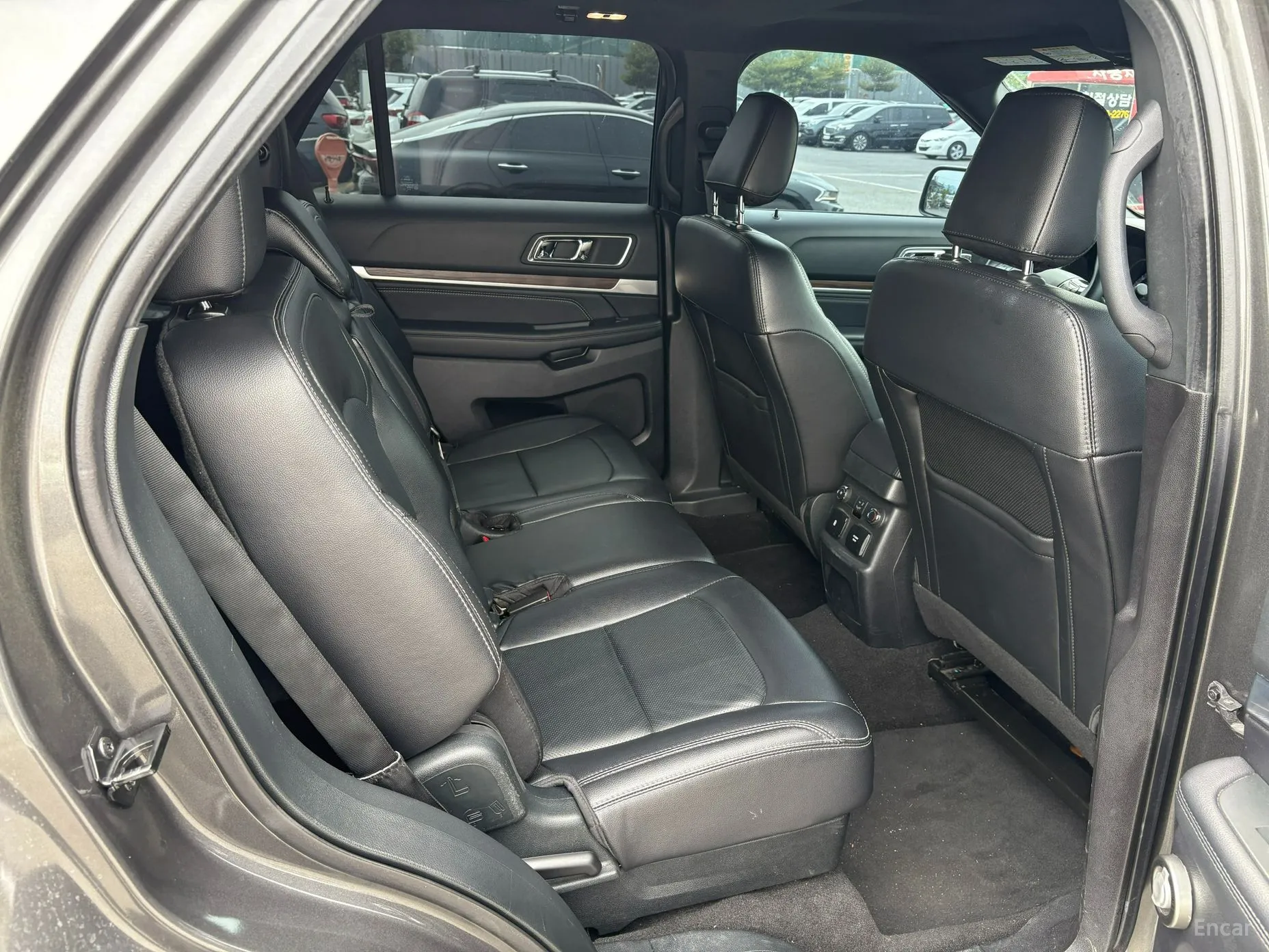 Ford Explorer превью 12