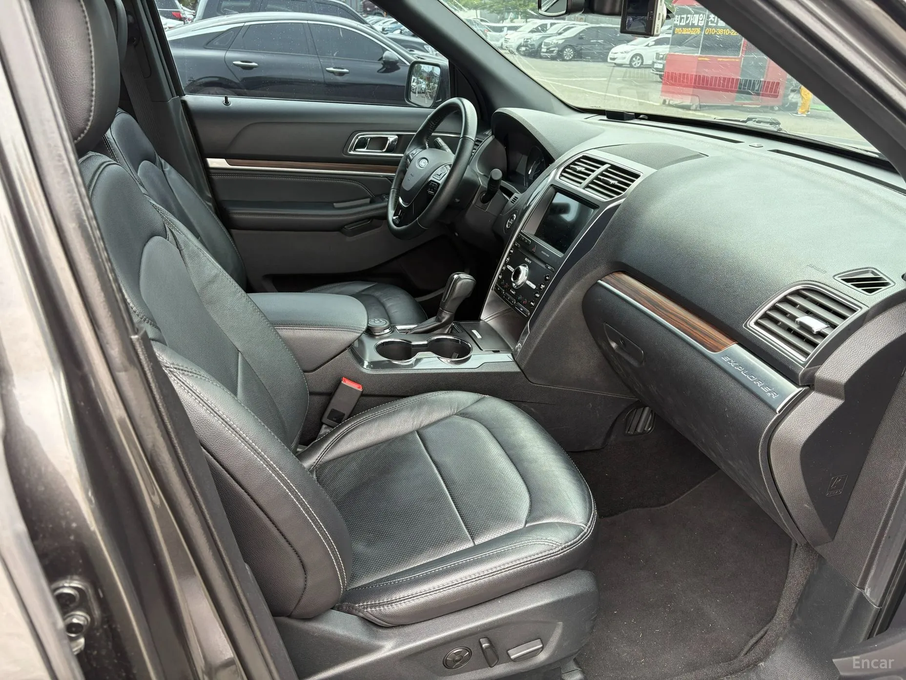Ford Explorer превью 13