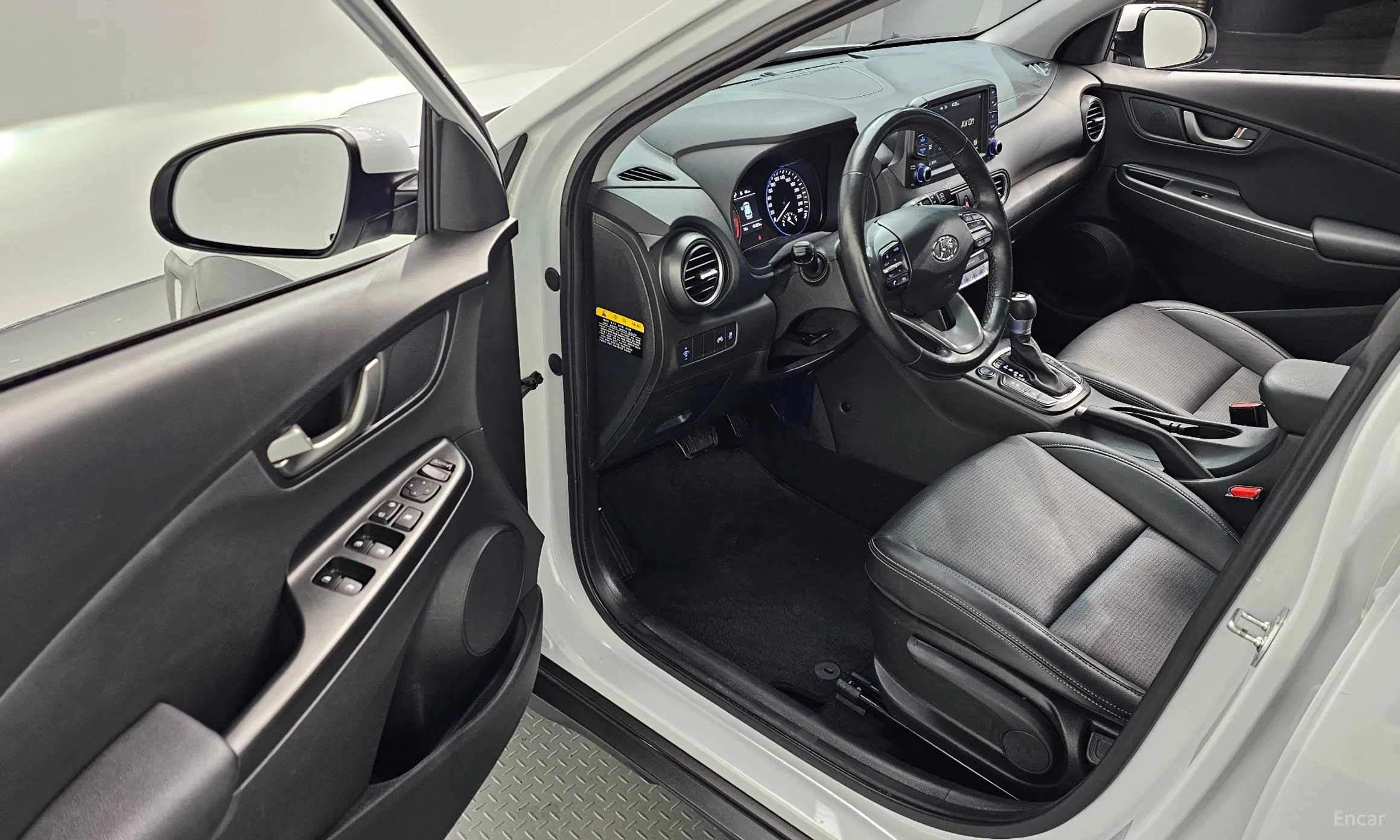 Hyundai Kona превью 10