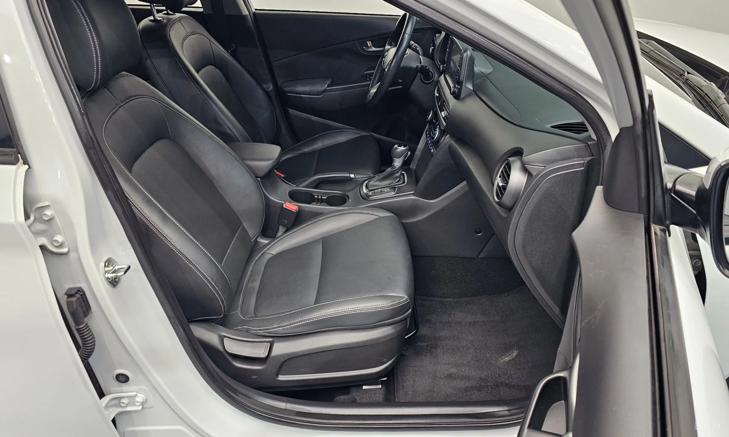 Hyundai Kona превью 12