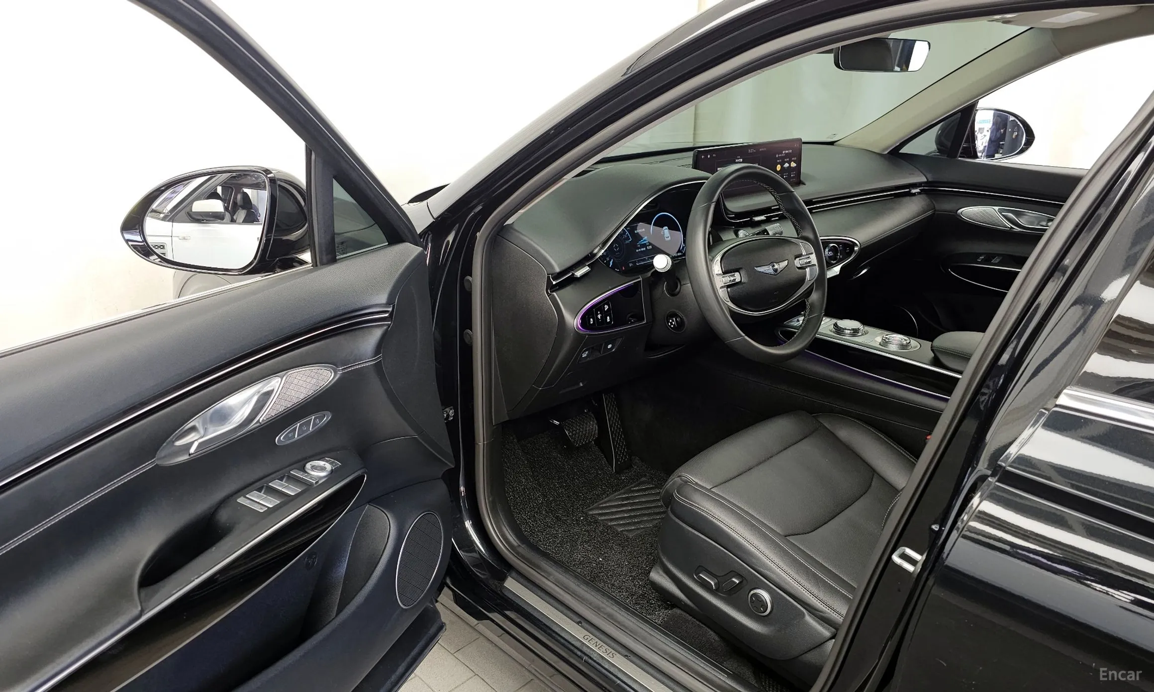 Genesis GV70 превью 10