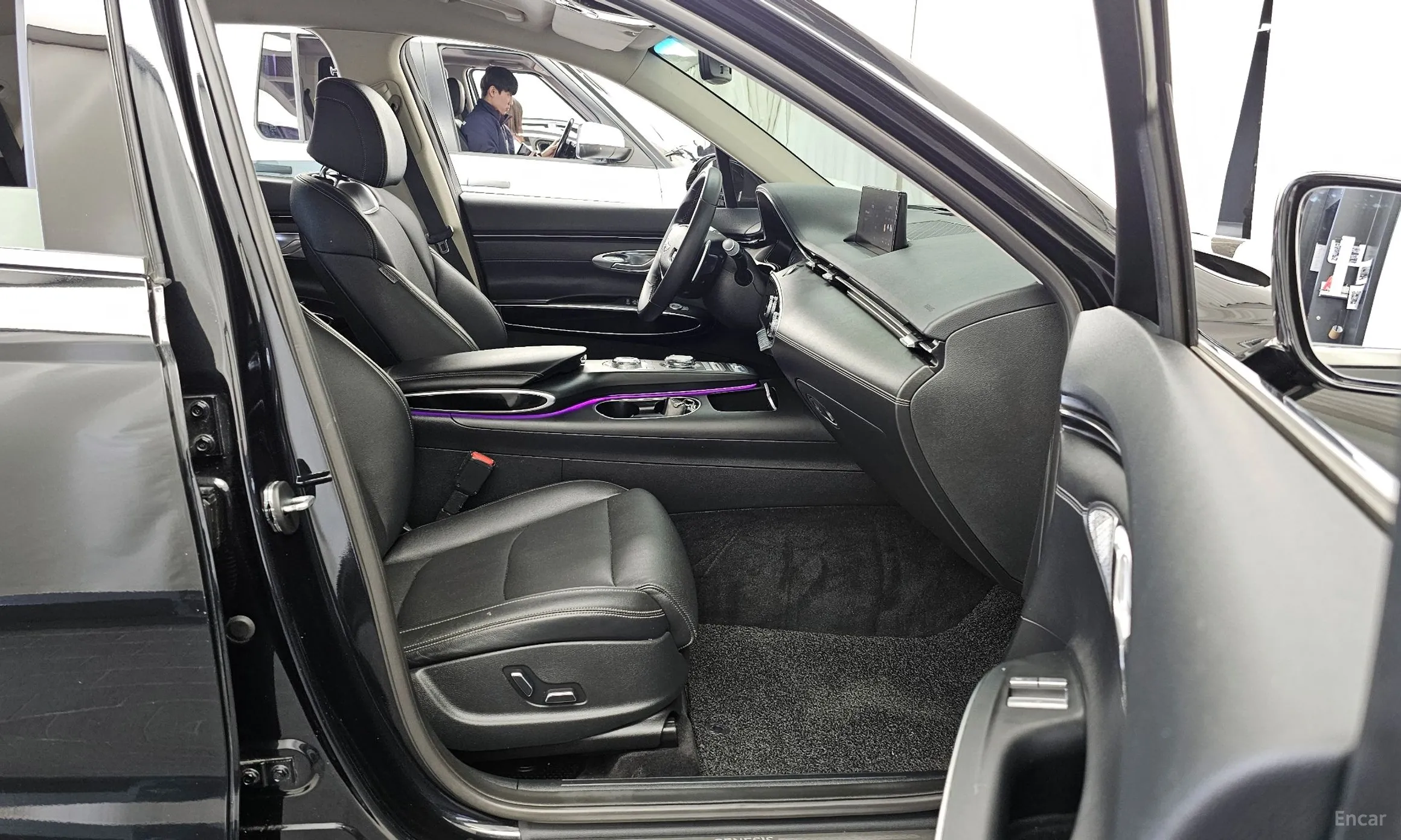 Genesis GV70 превью 11