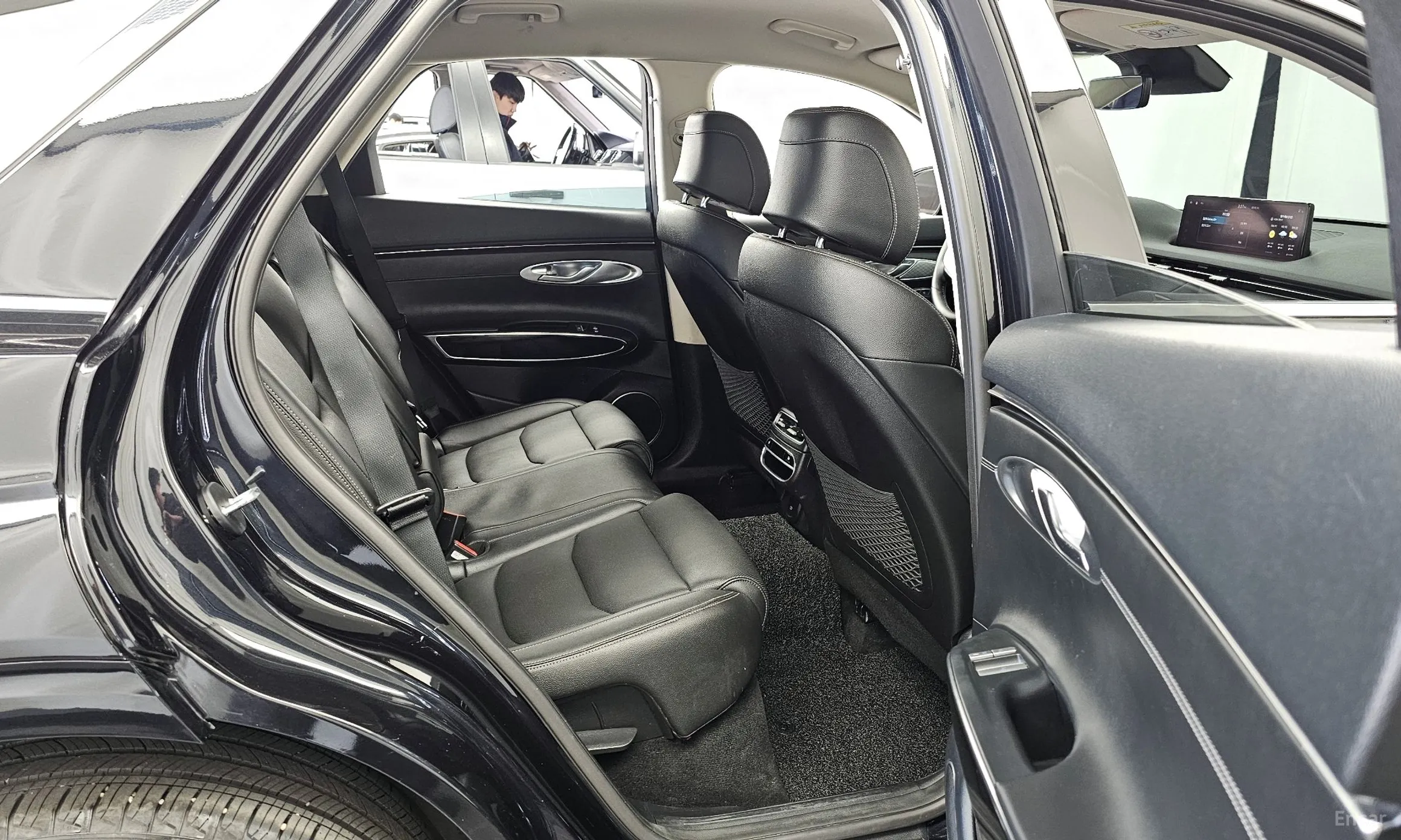 Genesis GV70 превью 12