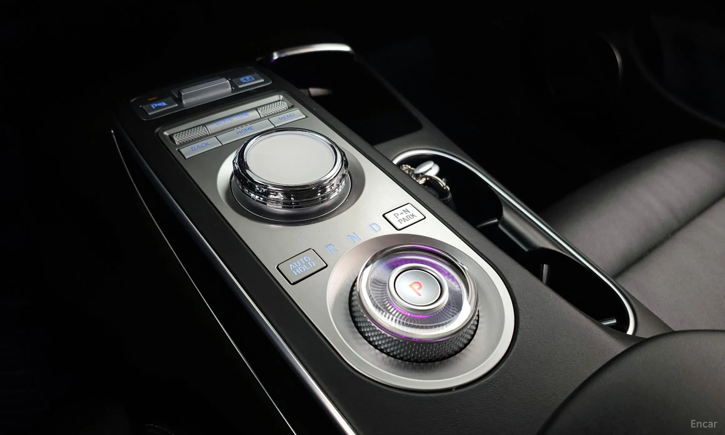 Genesis GV70 превью 9