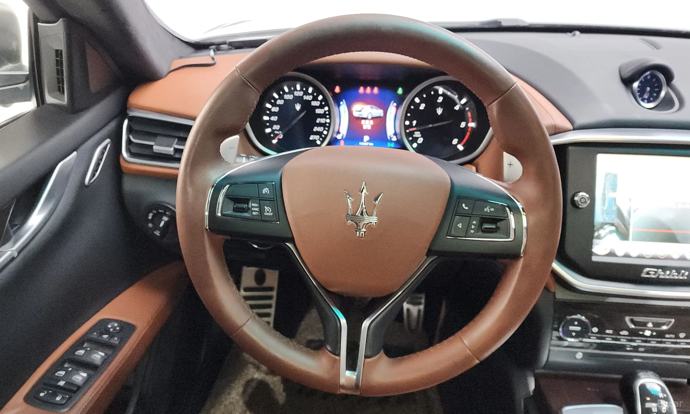 Maserati Ghibli превью 13
