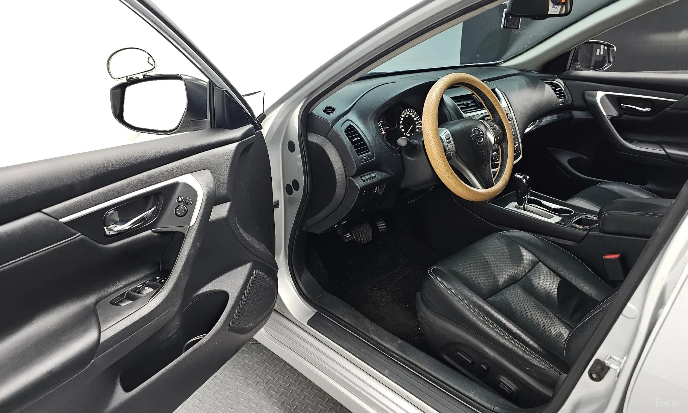 Nissan Altima превью 11