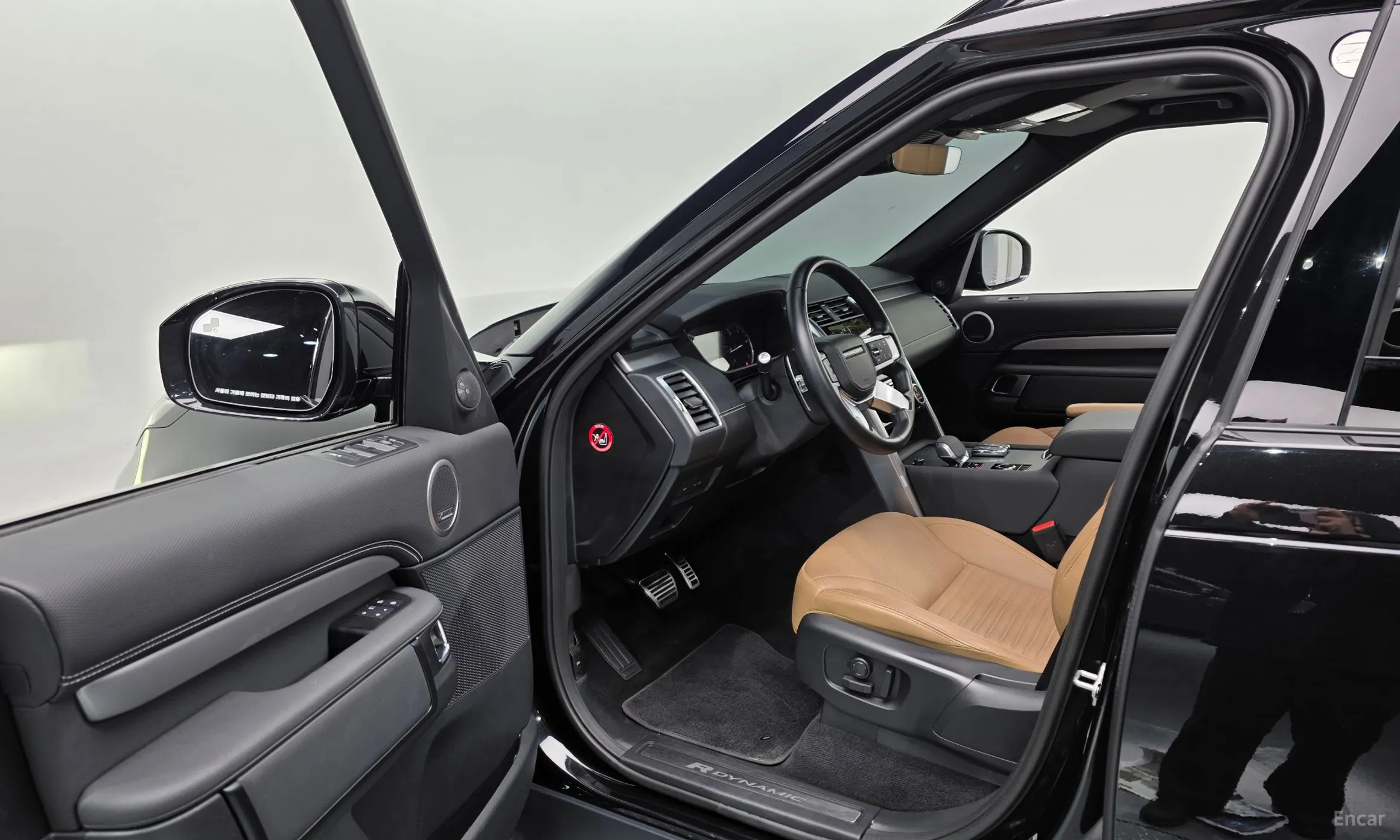 Land Rover Discovery 5 превью 10