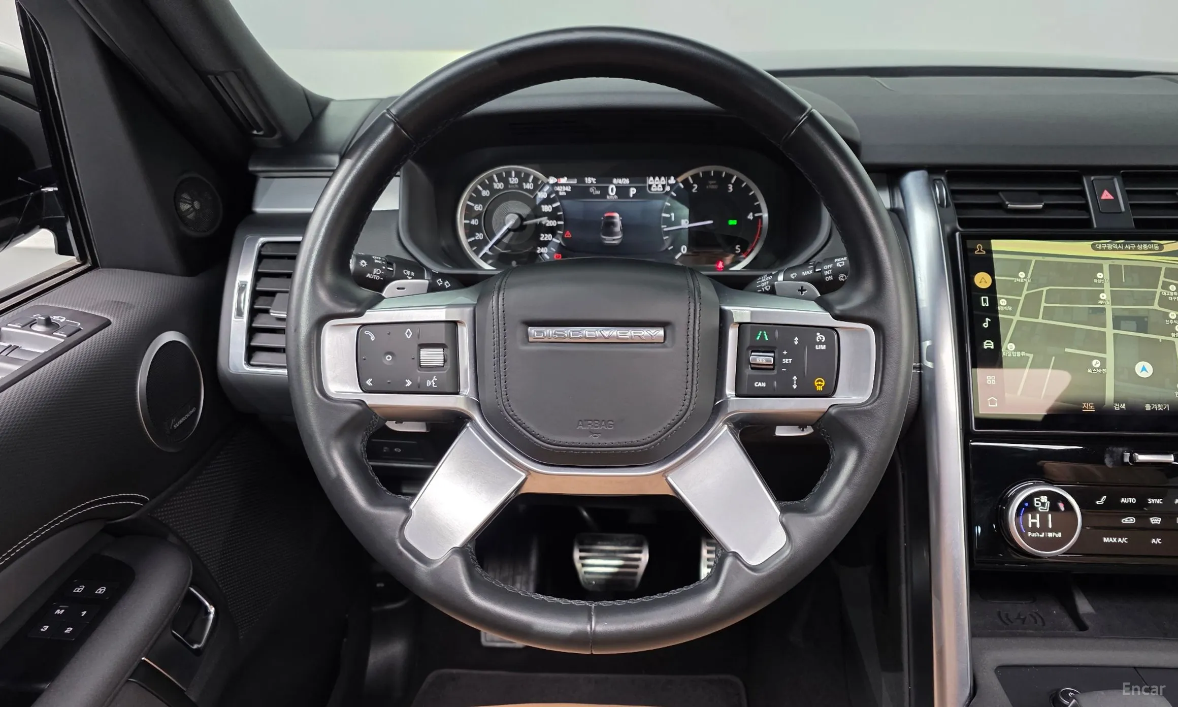 Land Rover Discovery 5 превью 13