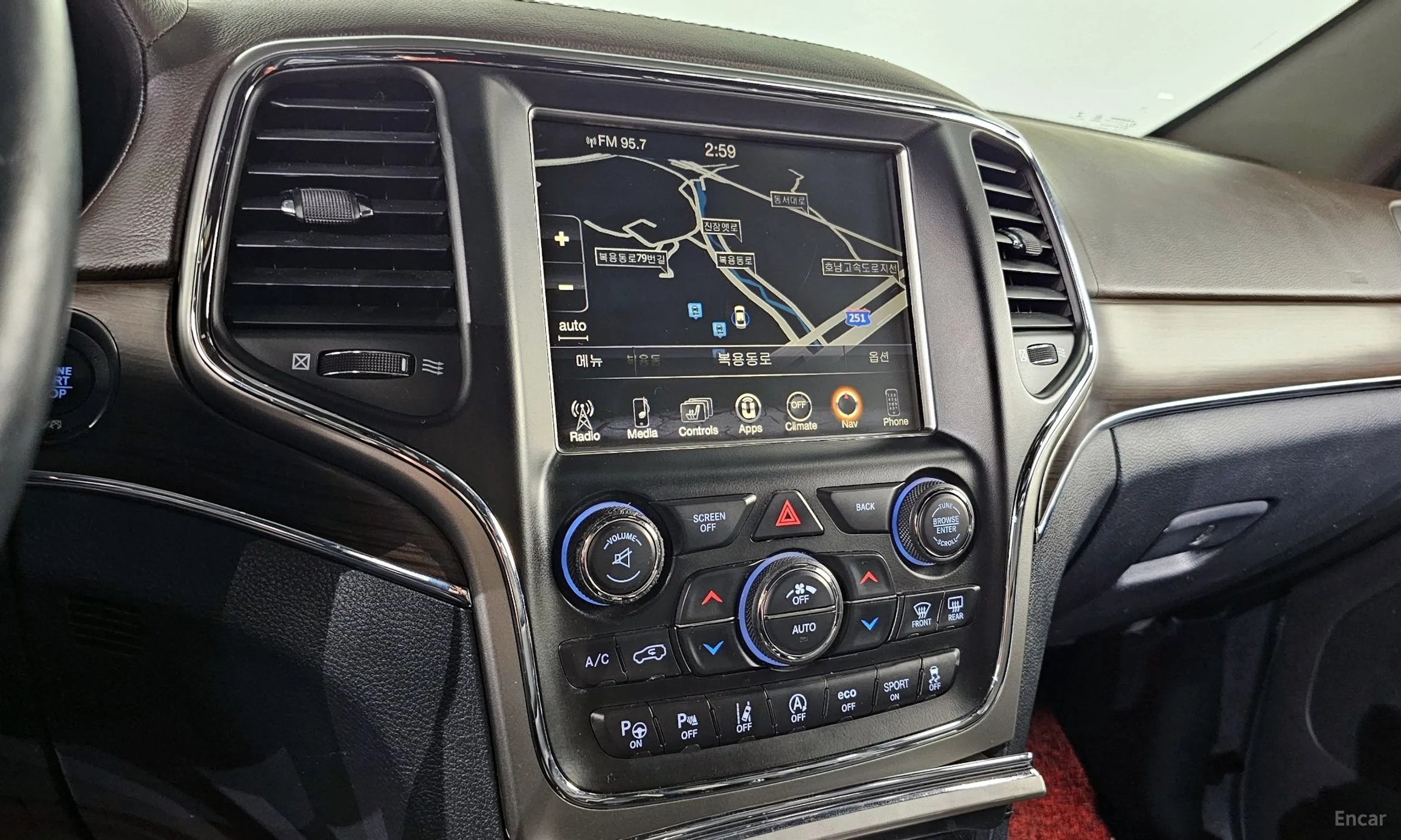Jeep Grand Cherokee превью 13