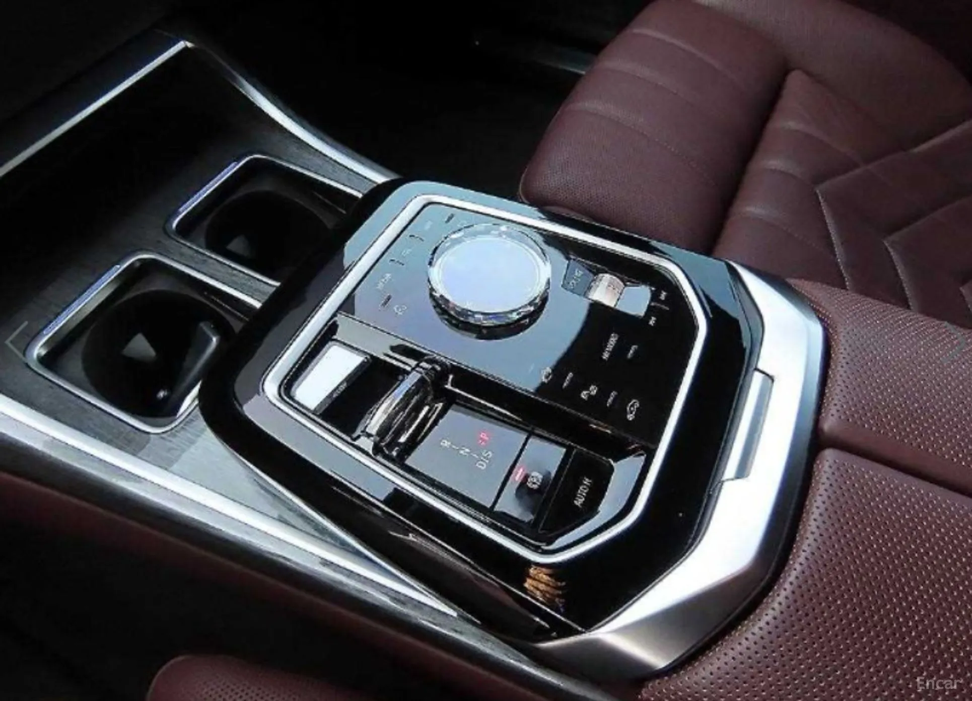 BMW 7 Series (G70) превью 11