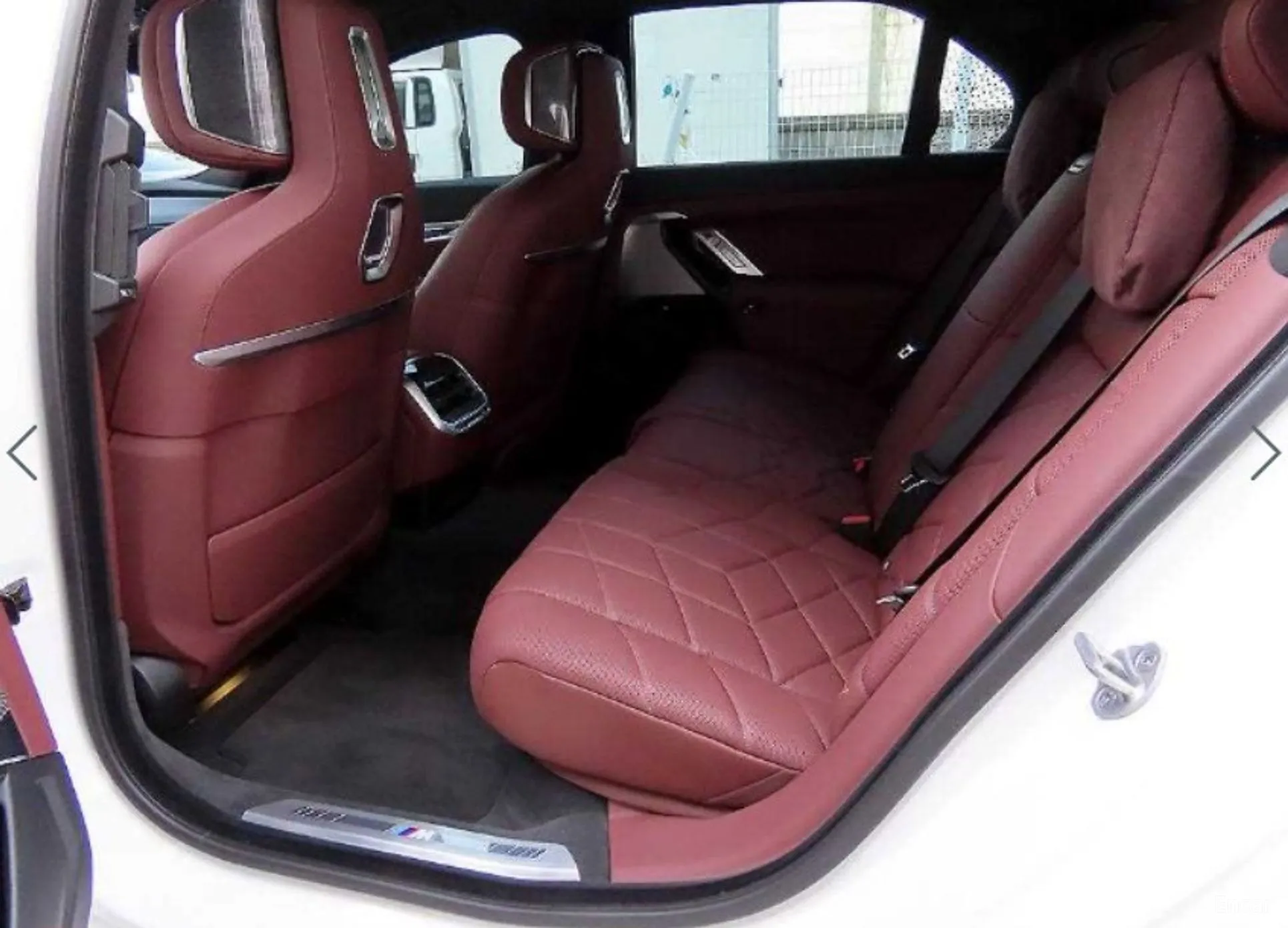 BMW 7 Series (G70) превью 6