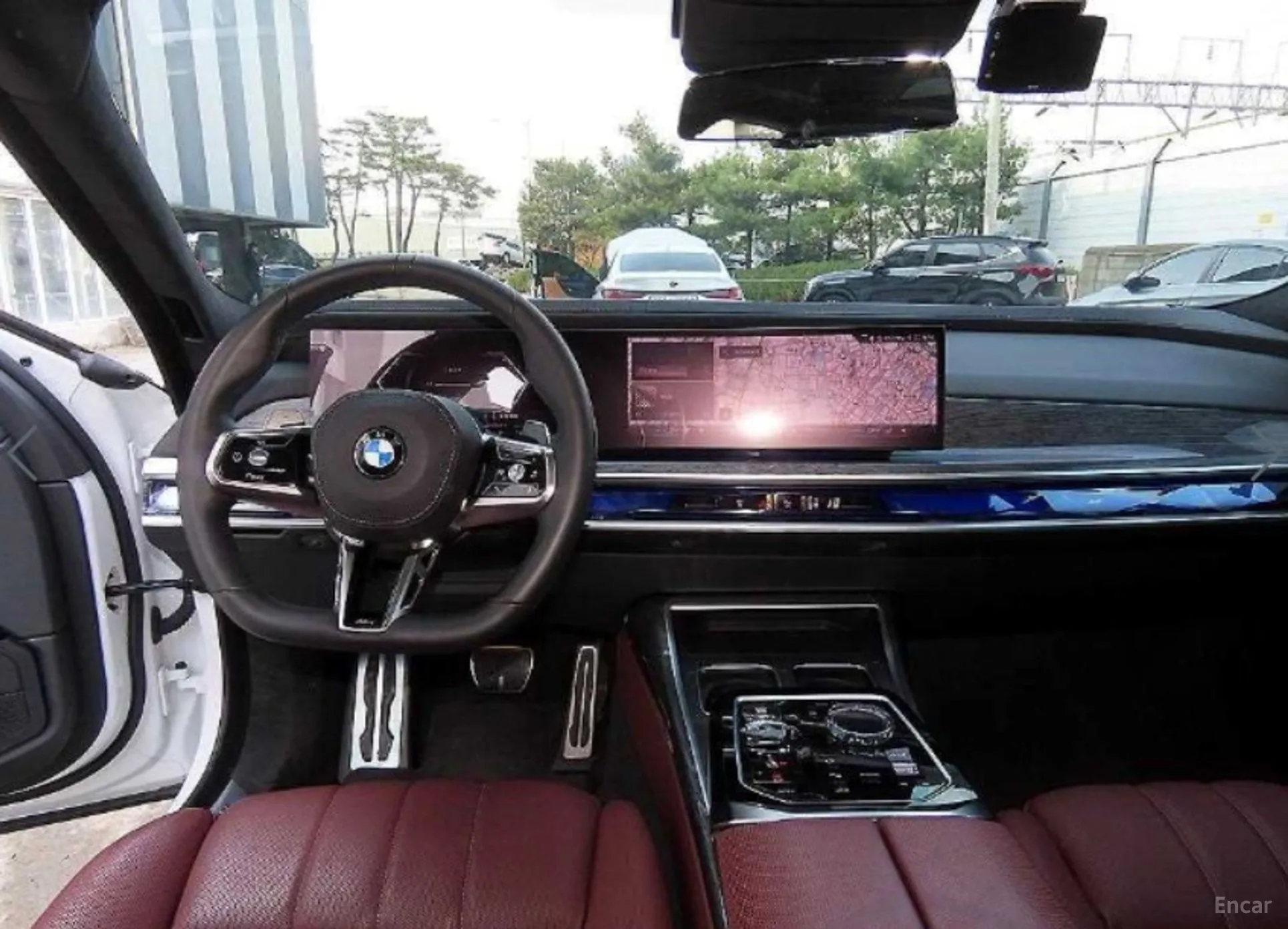 BMW 7 Series (G70) превью 7