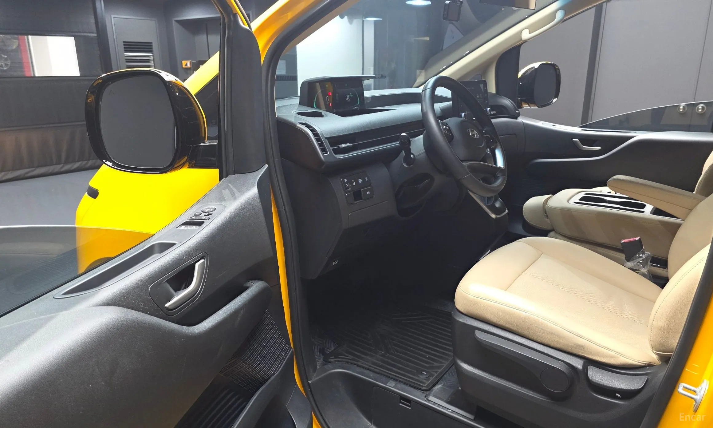 Hyundai Staria превью 10
