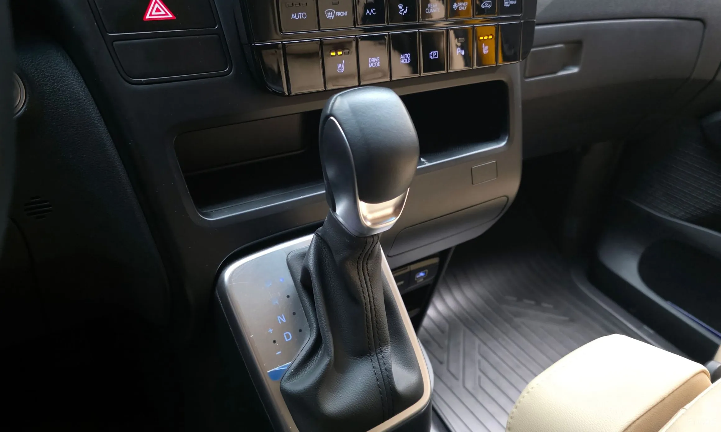 Hyundai Staria превью 9