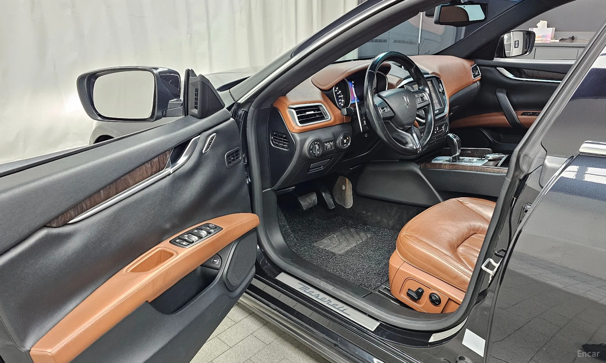 Maserati Ghibli превью 10