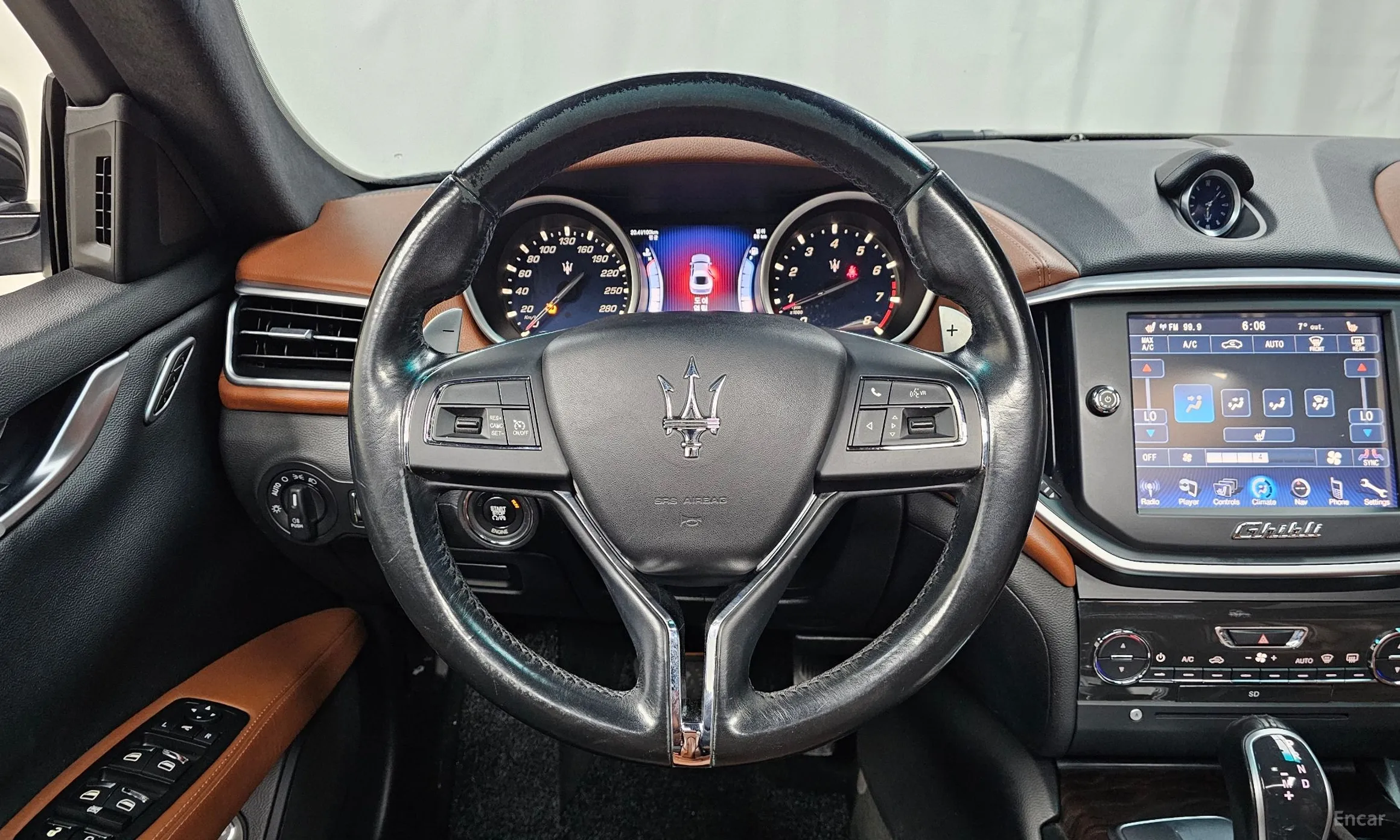 Maserati Ghibli превью 13