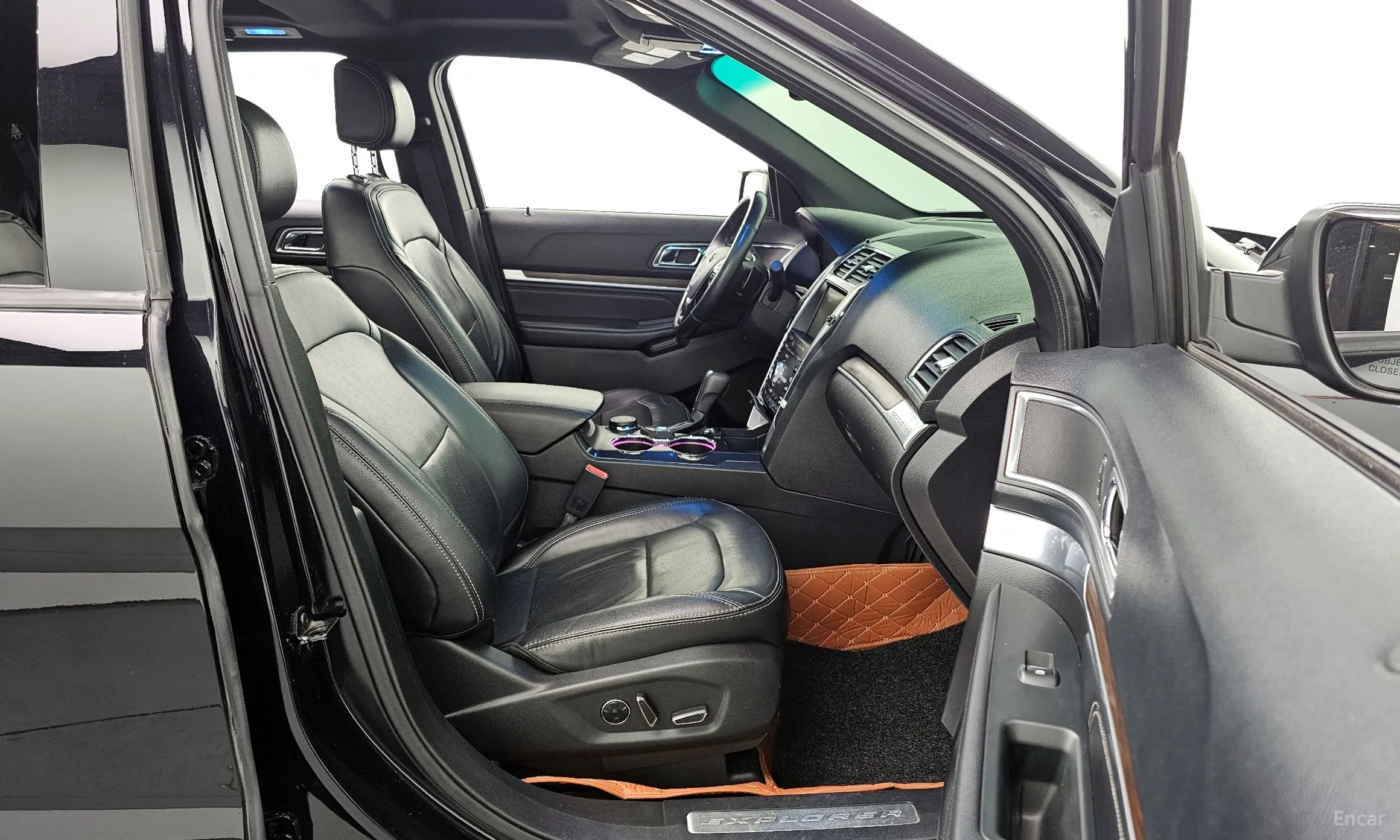 Ford Explorer превью 11