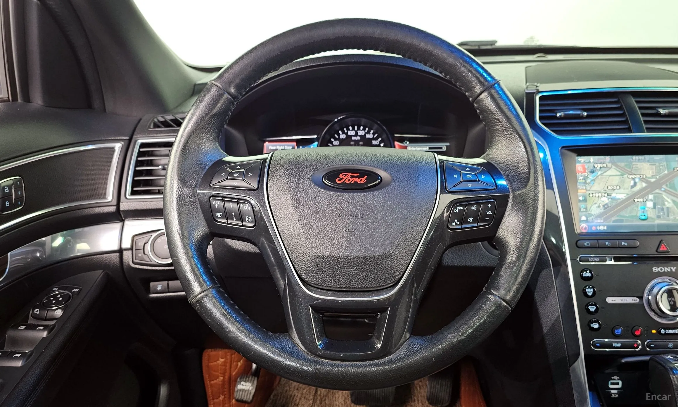 Ford Explorer превью 13